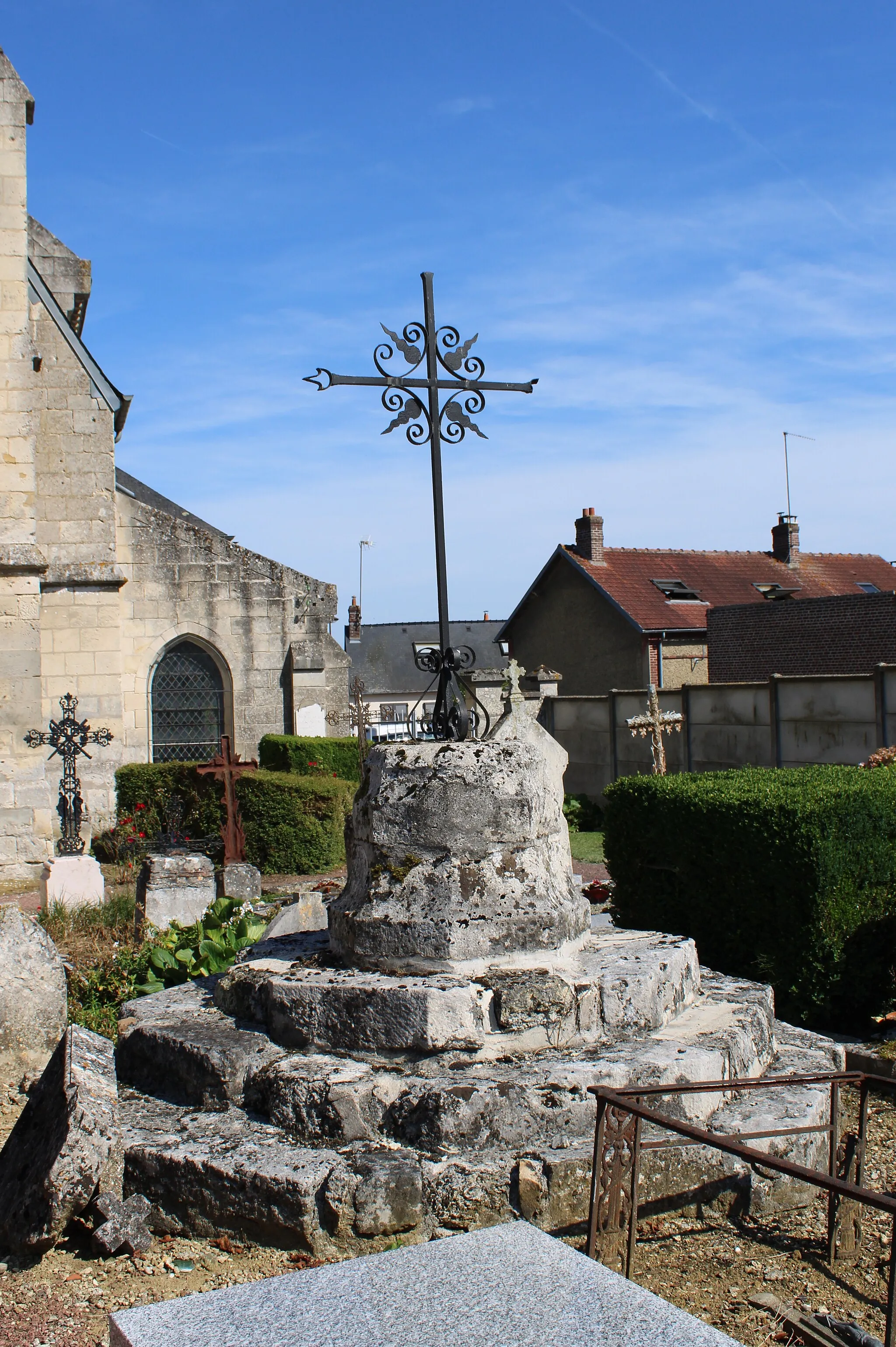 Photo showing: Le calvaire du cimetière