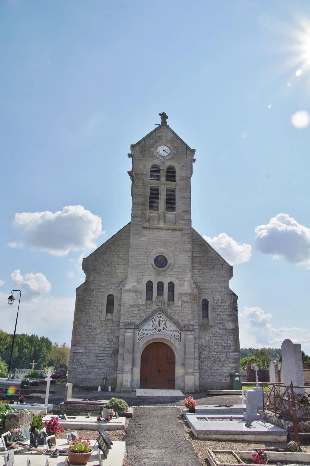 Photo showing: Église Saint-Médard de Muirancourt (60).