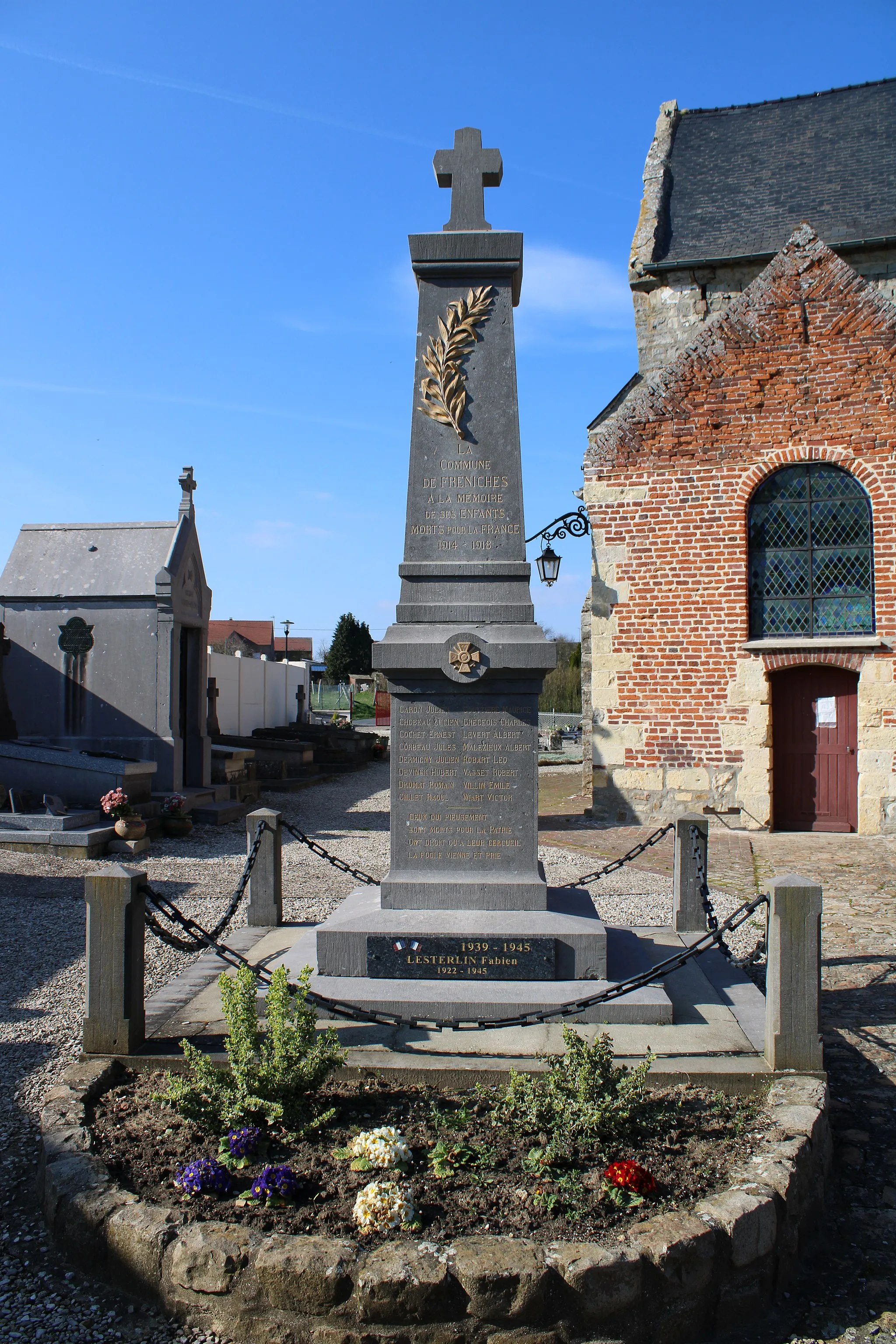 Photo showing: Le Monument aux morts.