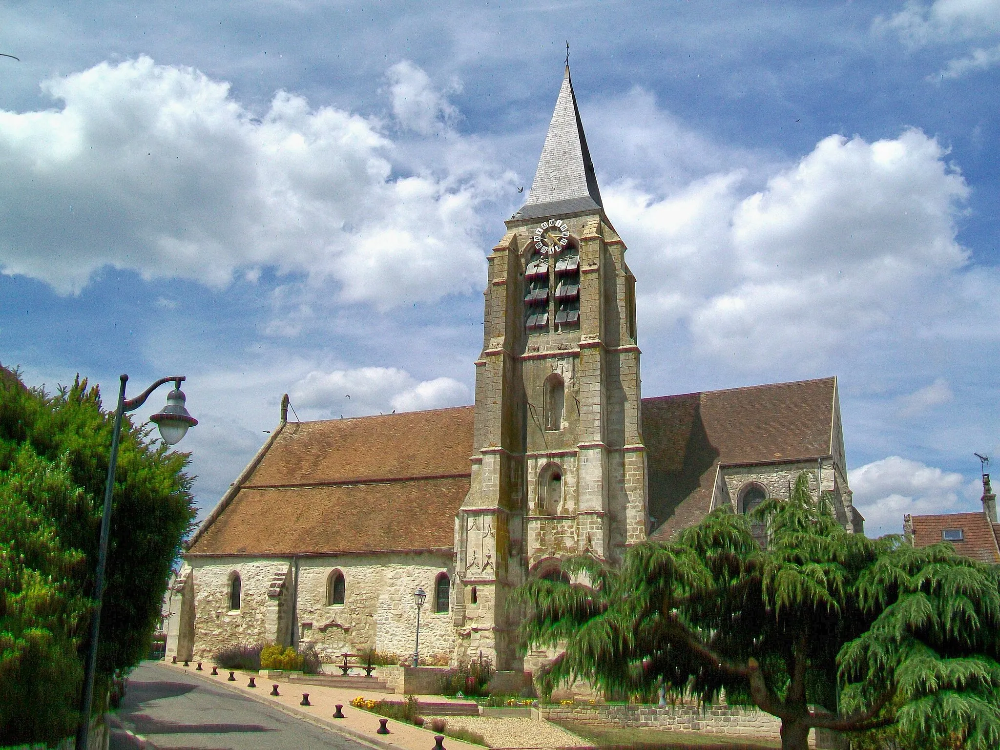 Photo showing: Saint-Denis Church