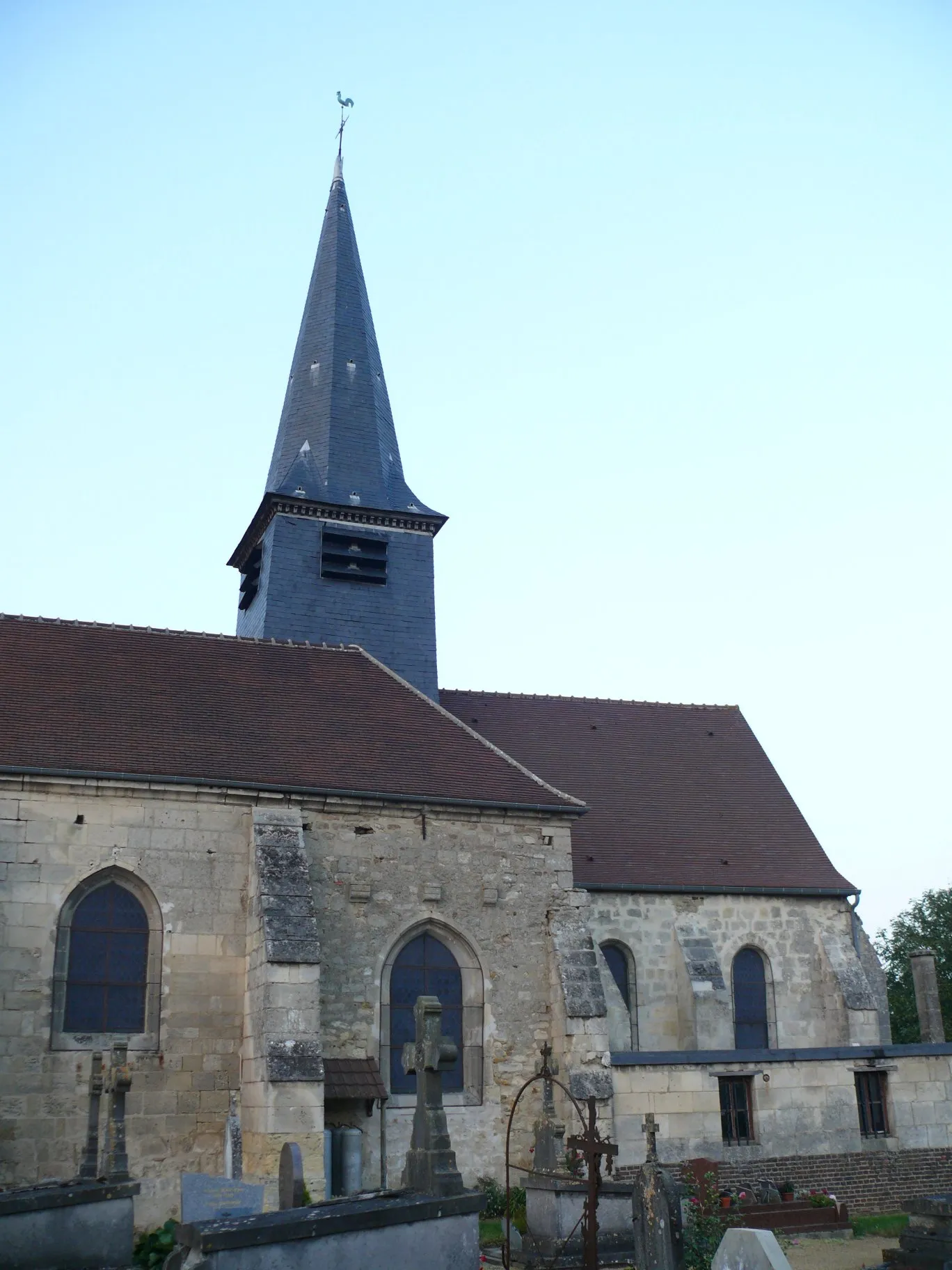 Photo showing: Saint-John-the-Baptist's church of Villers-sur-Coudun (Oise, Picardie, France).