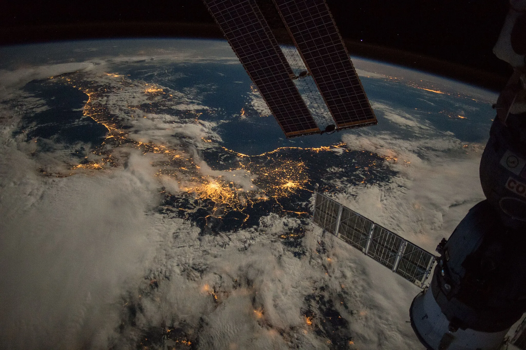 Photo showing: View of Earth taken during ISS Expedition 49.