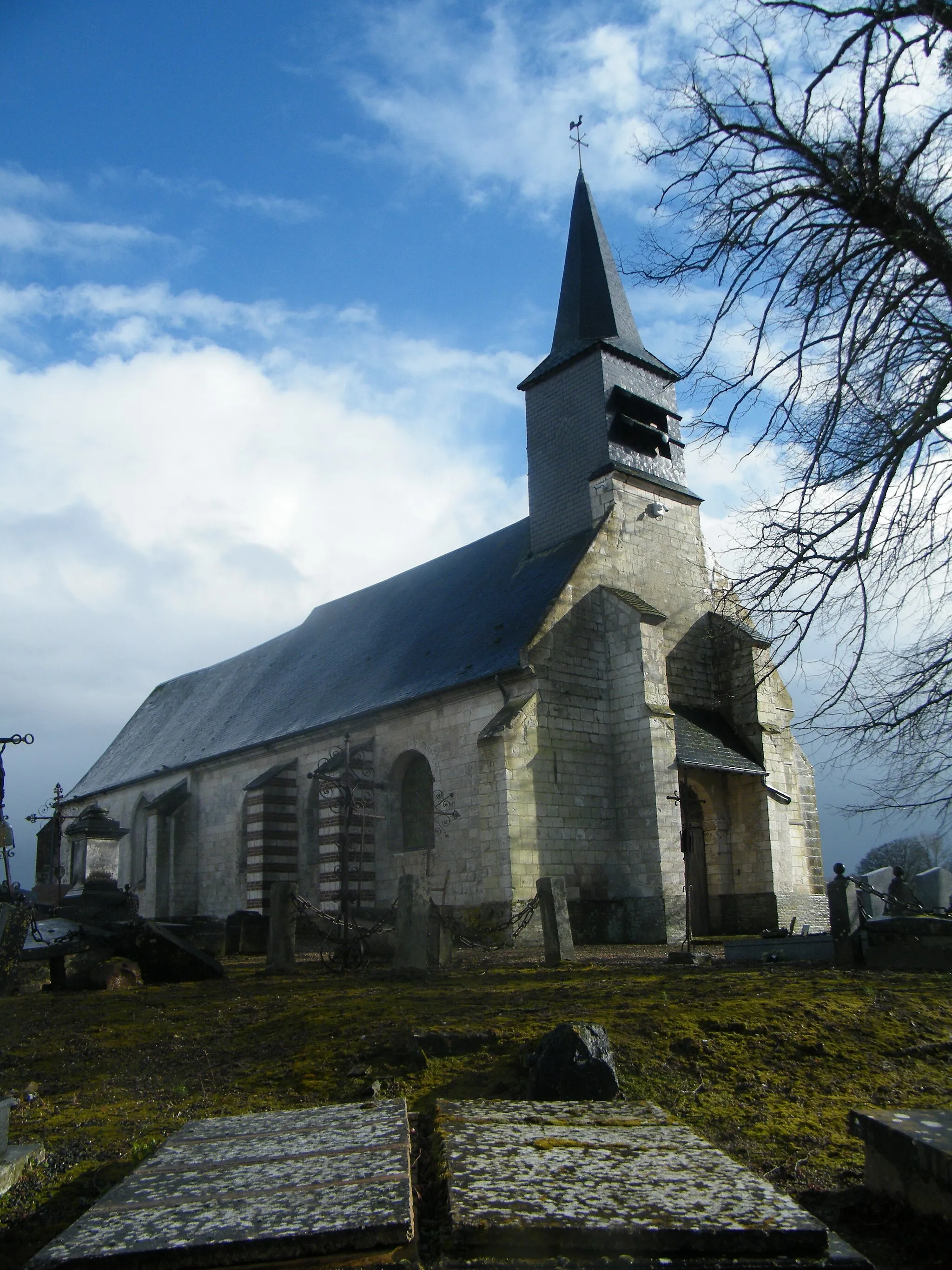 Photo showing: Eaucourt, Somme, Fr église, côté nord.