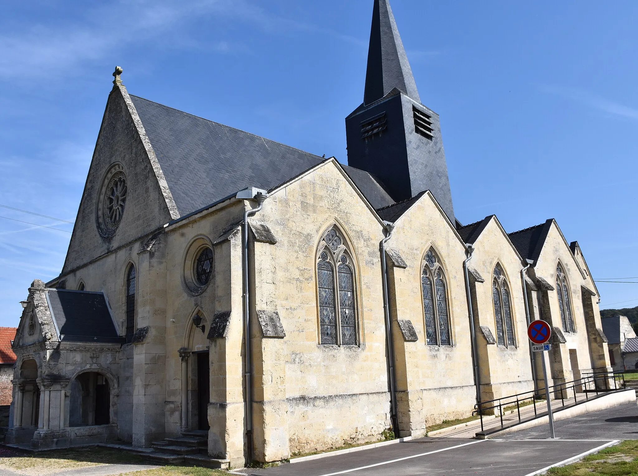 Photo showing: Église de la Nativité-de-la-Sainte-Vierge de Fourdrain