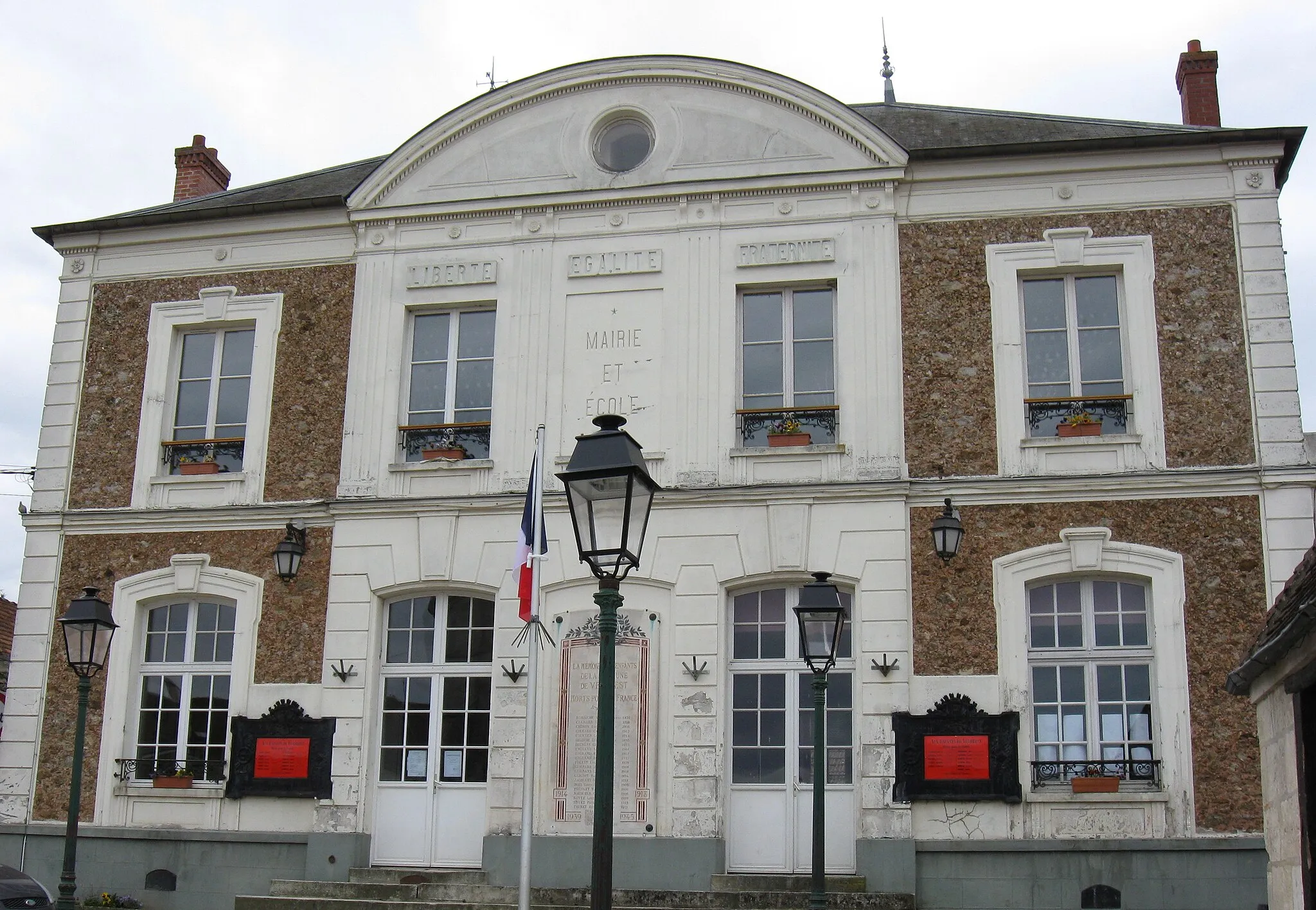 Photo showing: Mairie de Vendrest . (département de la Seine-et-Marne, région Île-de-France).
