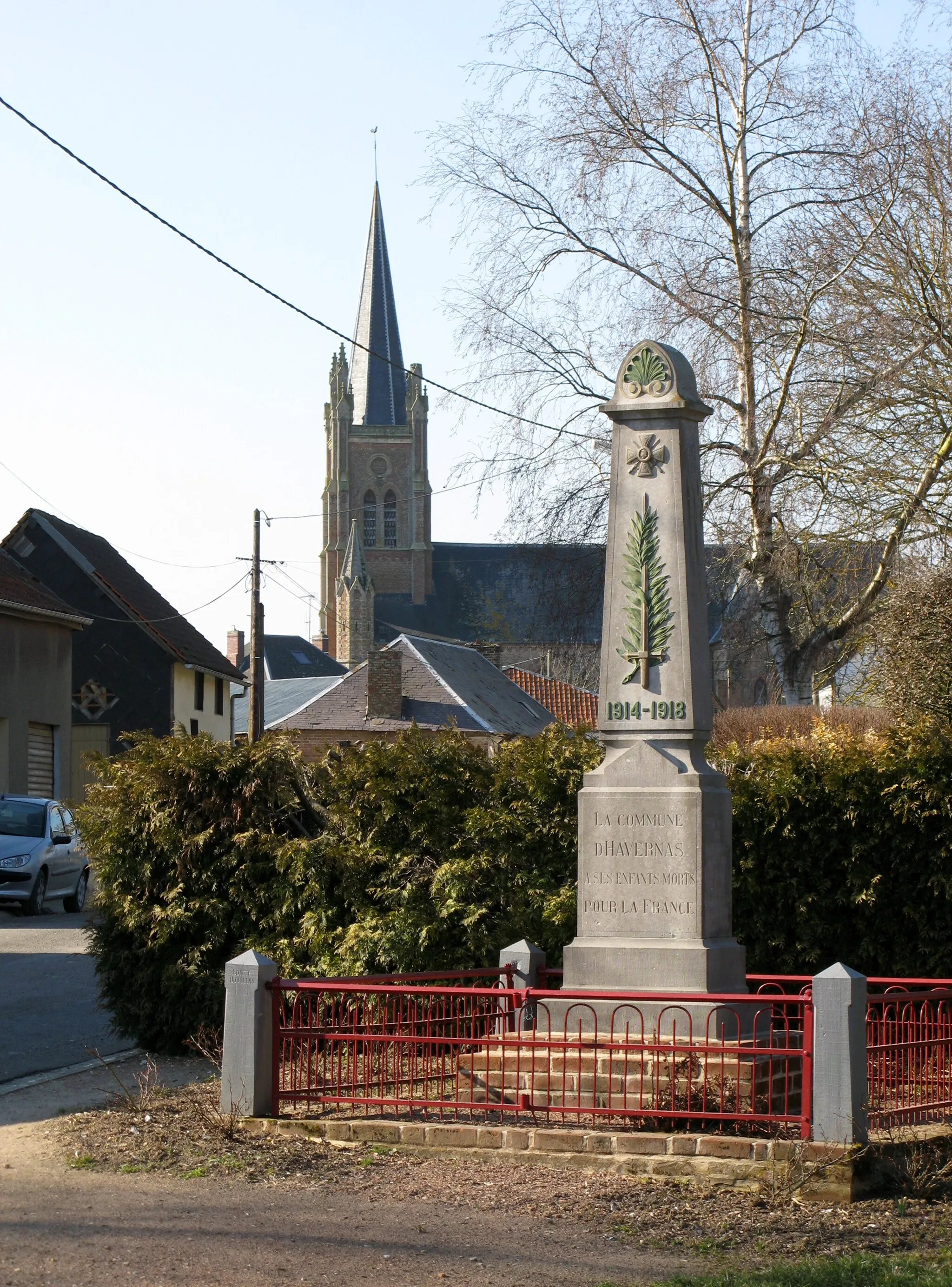 Photo showing: Havernas (Somme, France) -
Le monument-aux-morts et l'église.
.