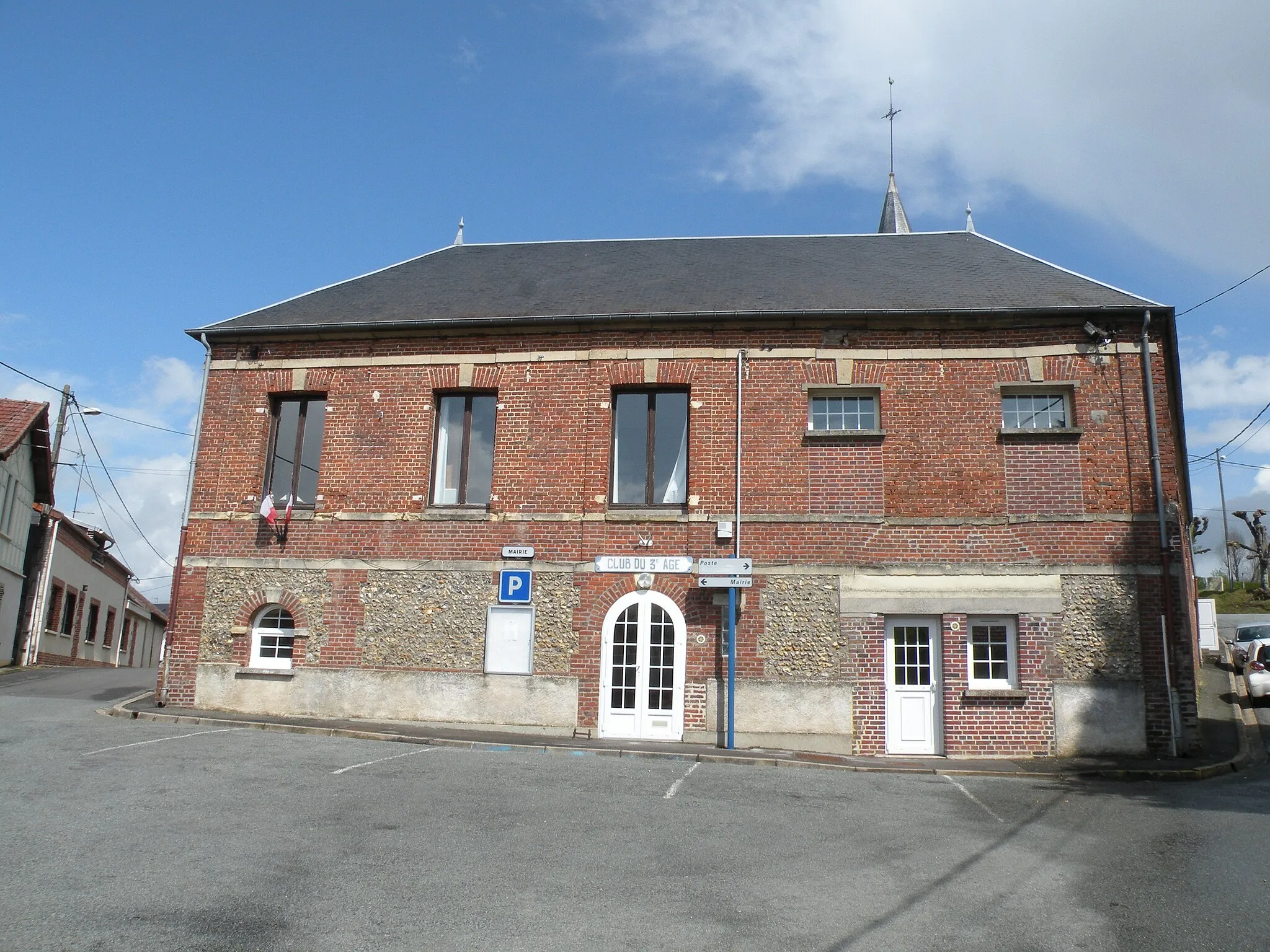 Photo showing: mairie de Valdampierre