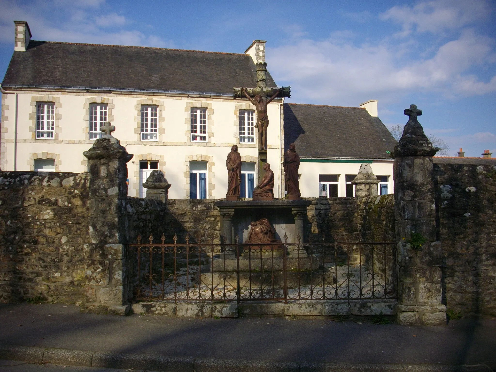 Photo showing: Calvary, Joachim Lamour street in Monterblanc (Morbihan, France)