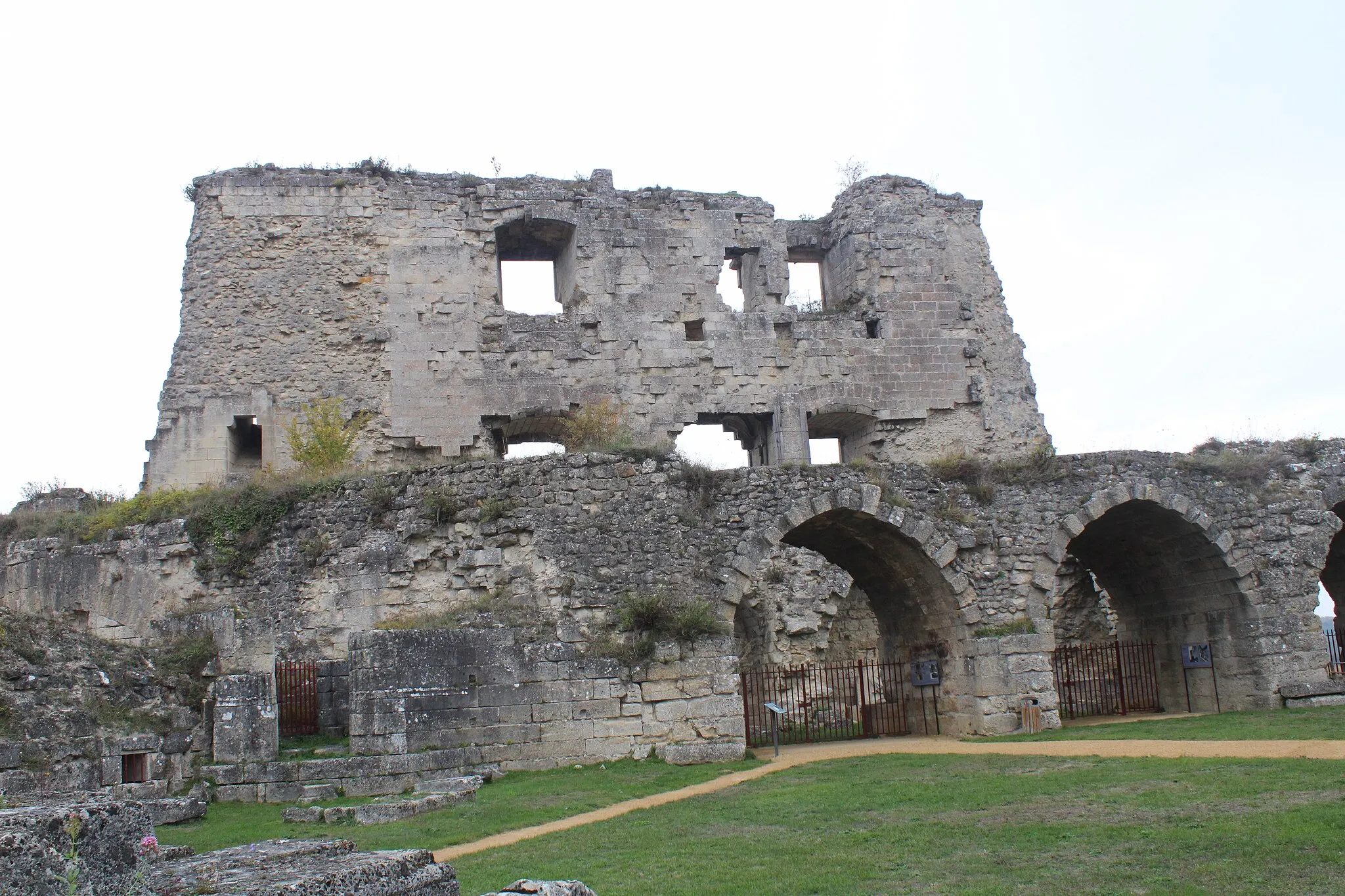 Photo showing: Château de Coucy 2022