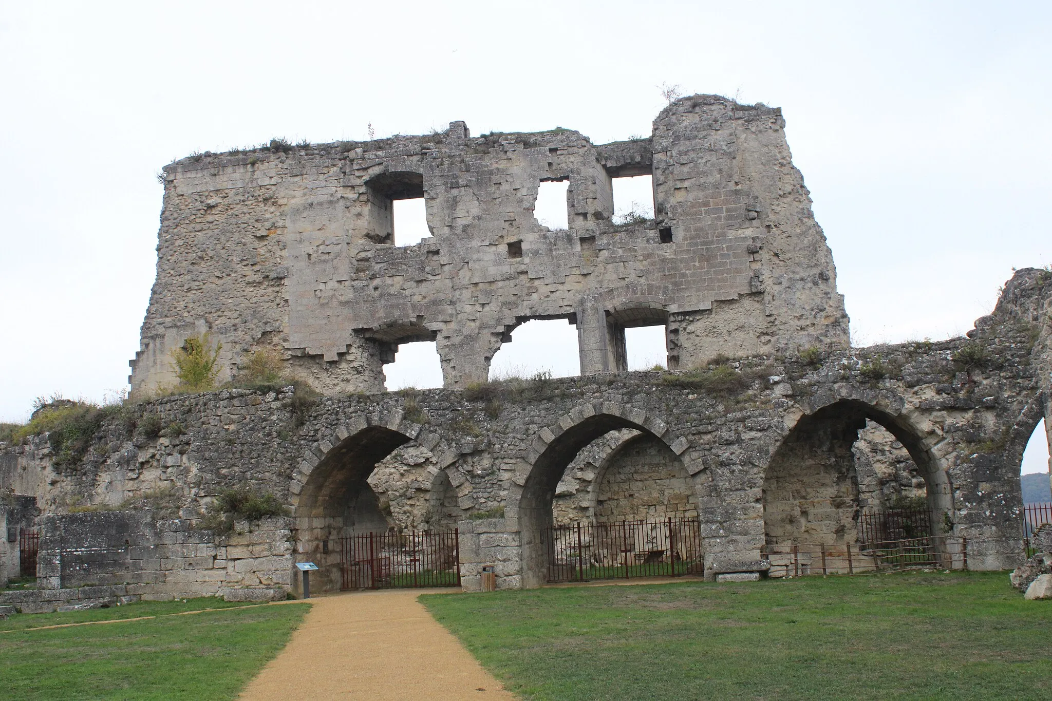 Photo showing: Château de Coucy 2022