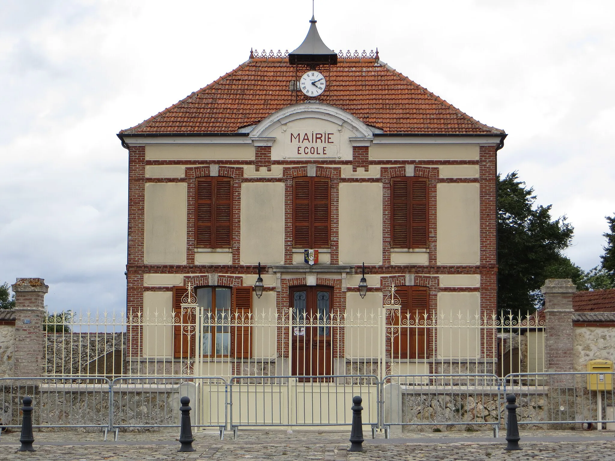 Photo showing: Mairie