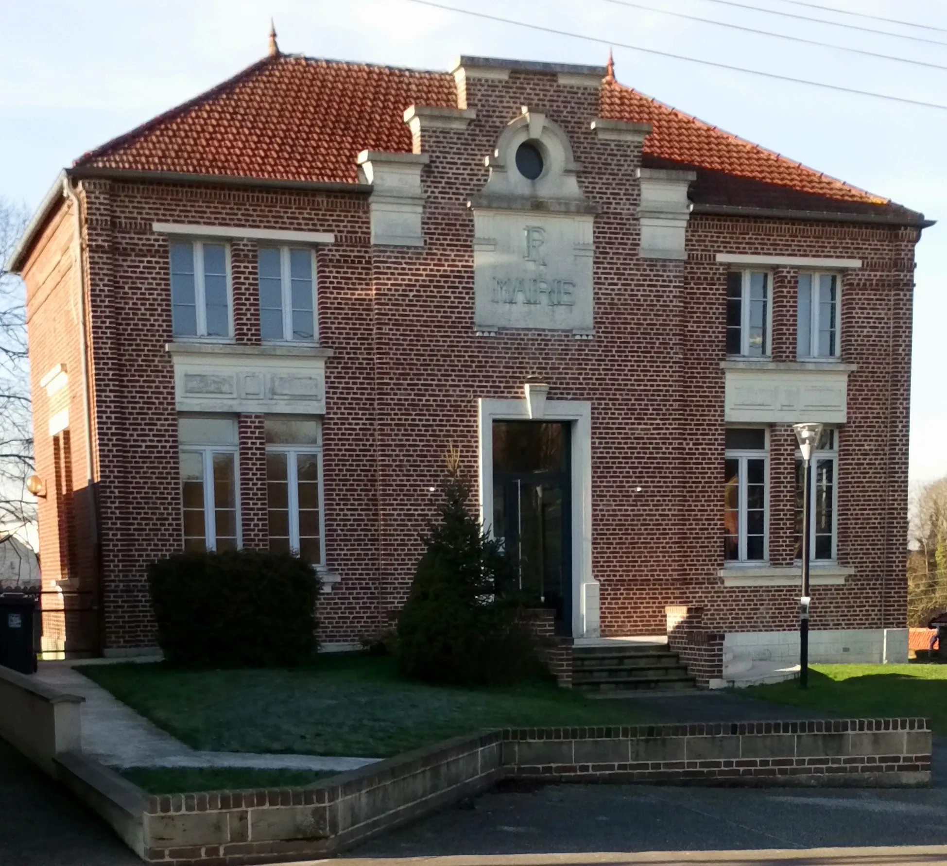 Photo showing: Mairie de Lamotte-Warfusée 1