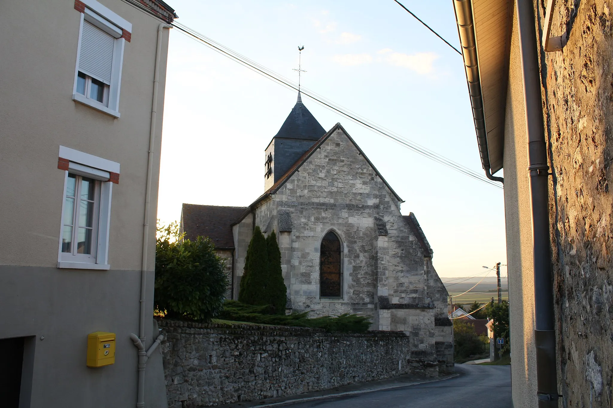 Photo showing: Église Saint-Remi d'Olizy,  (Classé, 1921)