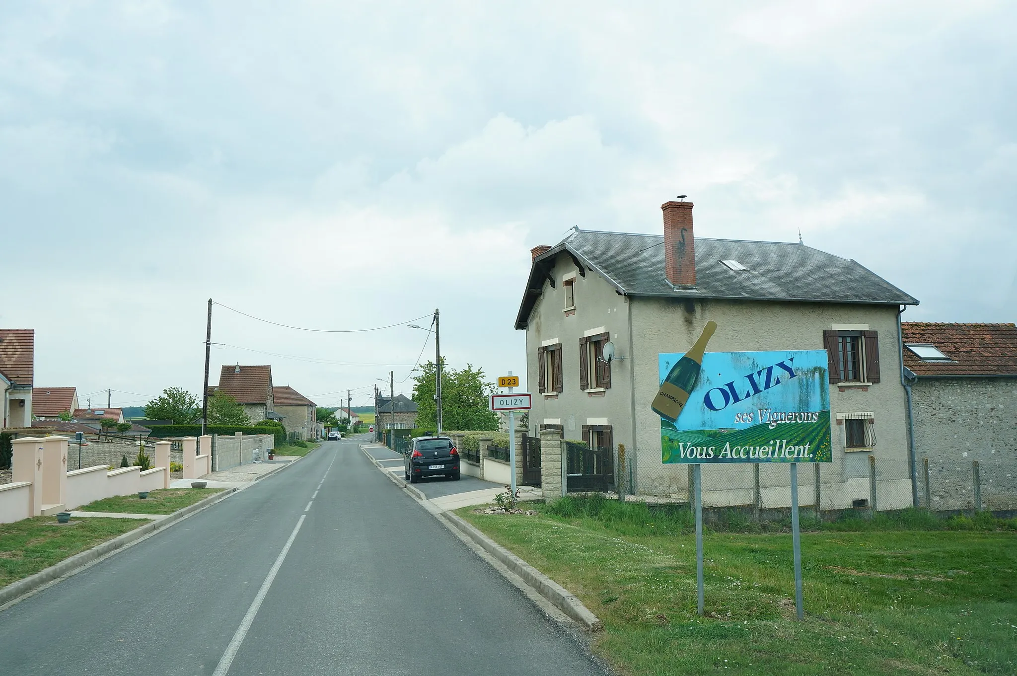 Photo showing: dans le village d'Olizy.