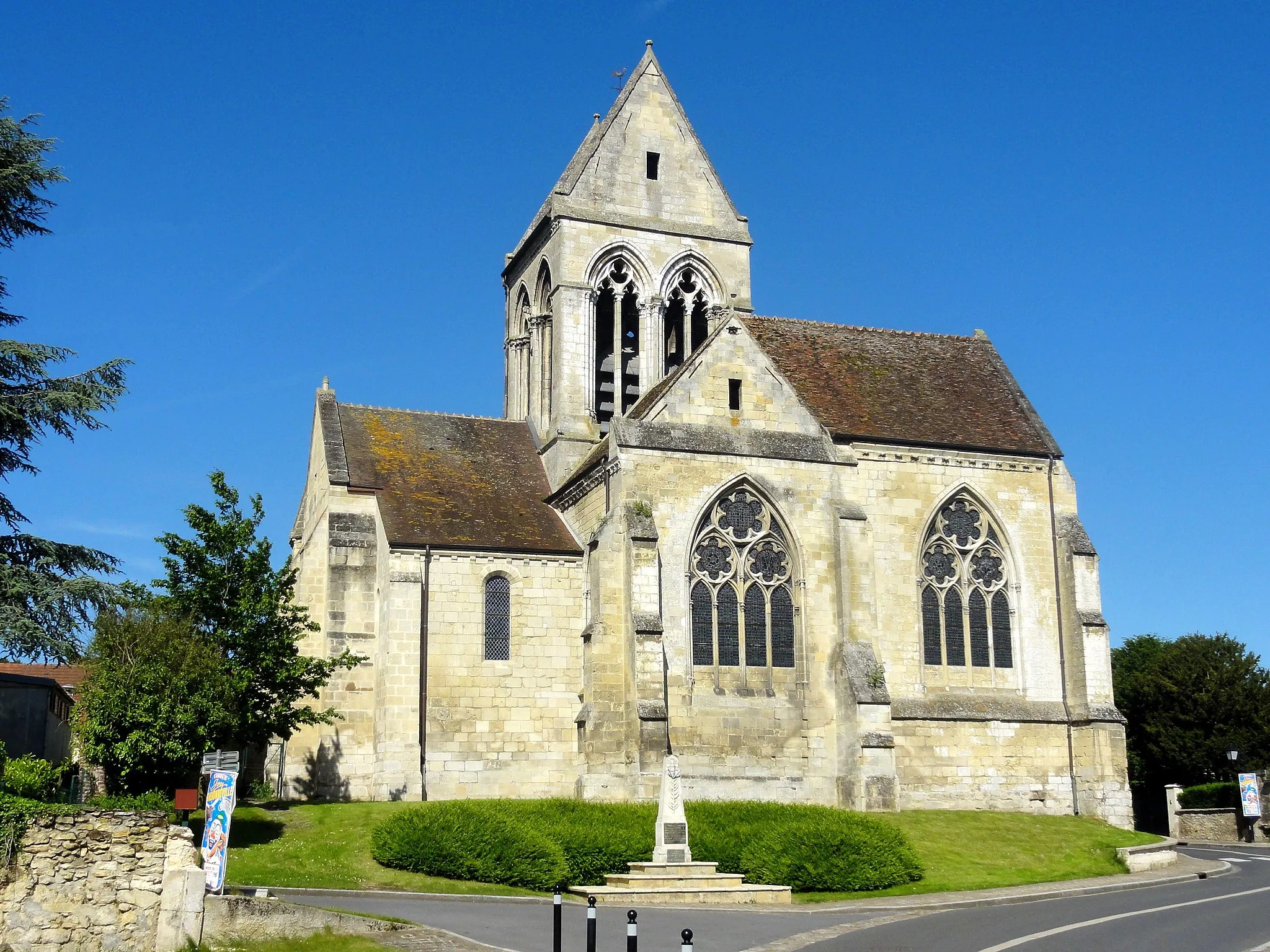 Photo showing: La façade orientale.