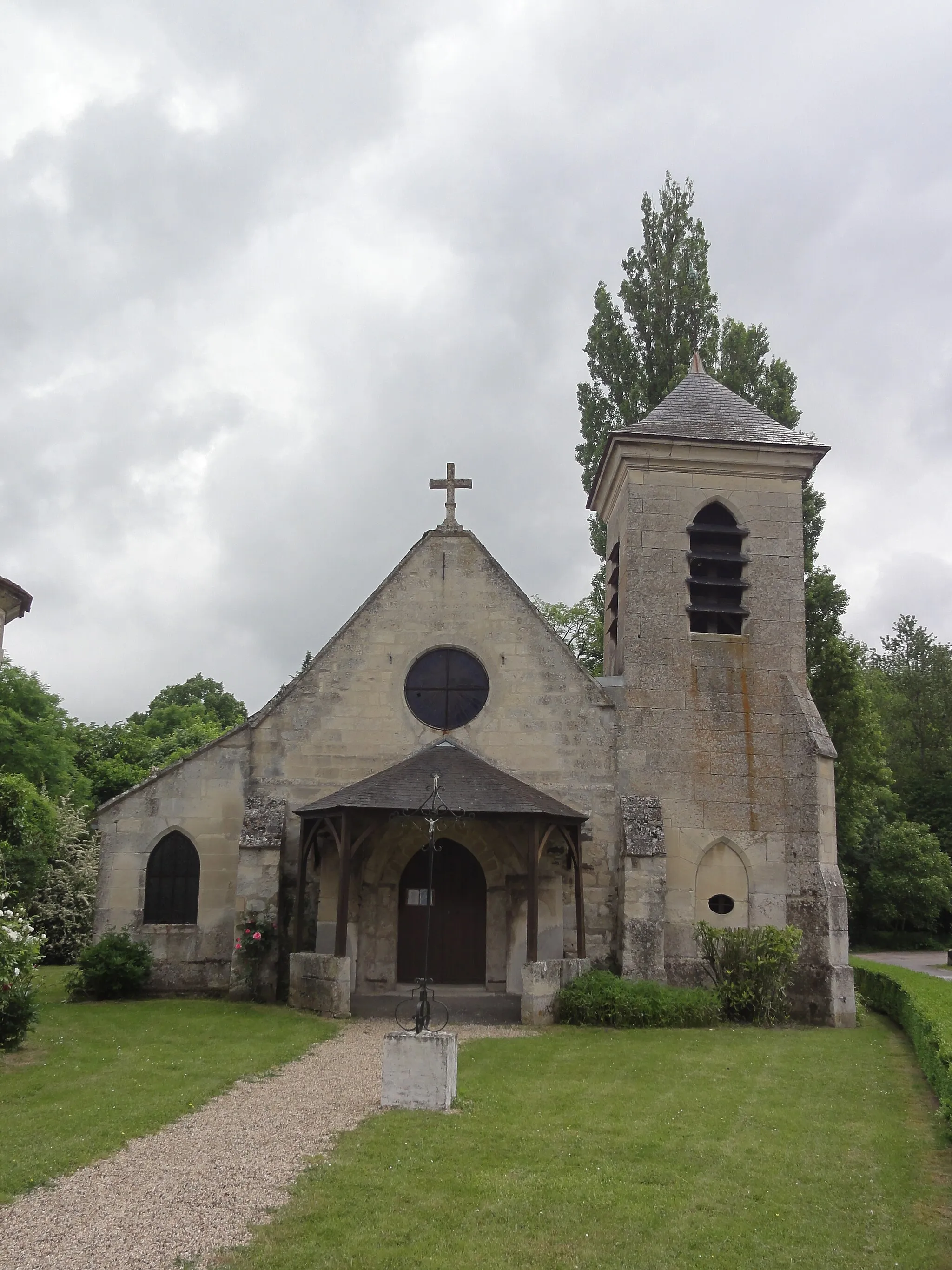 Photo showing: Bazicourt (Oise) Église