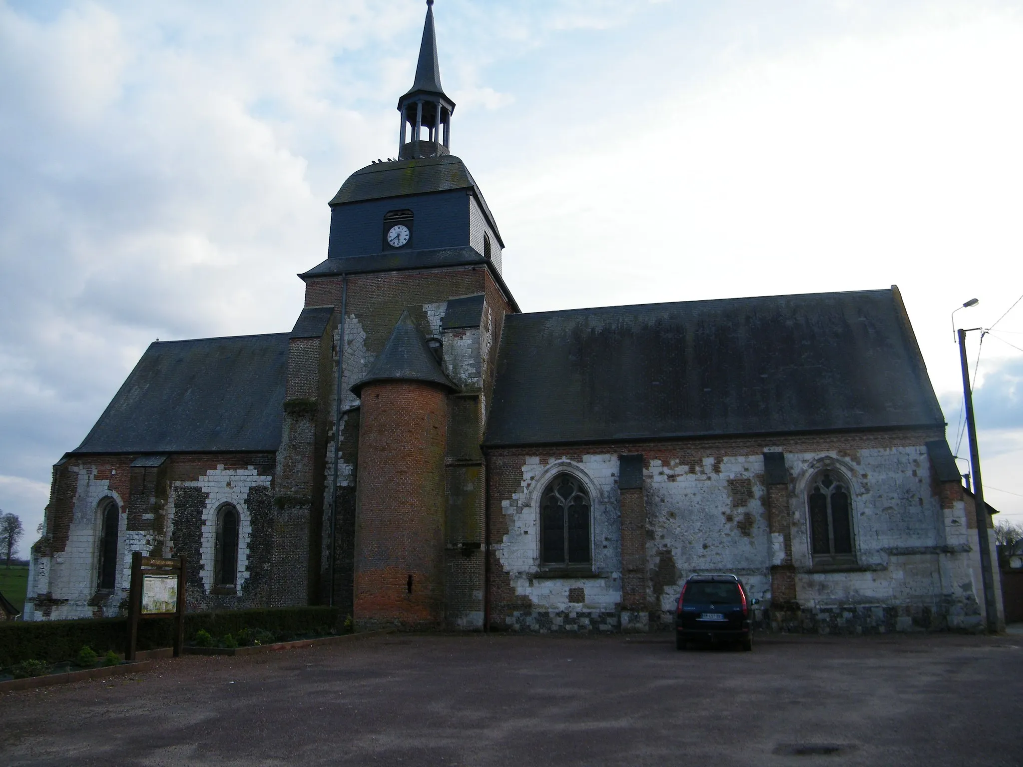 Photo showing: L'église d'Acheux-en-Vimeu, côté nord.
