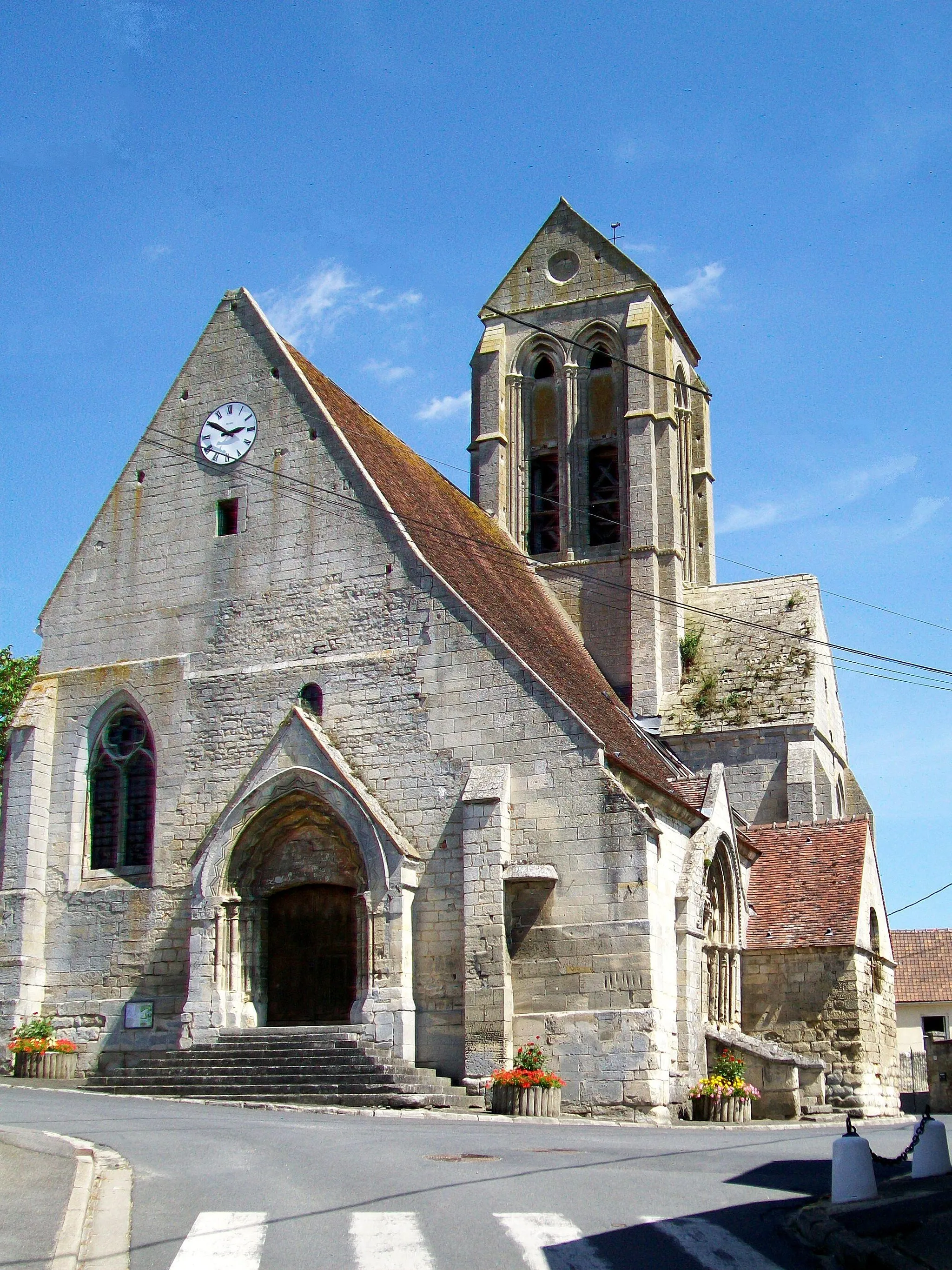 Photo showing: L'église Saint-Vaast, façade occcidentale.