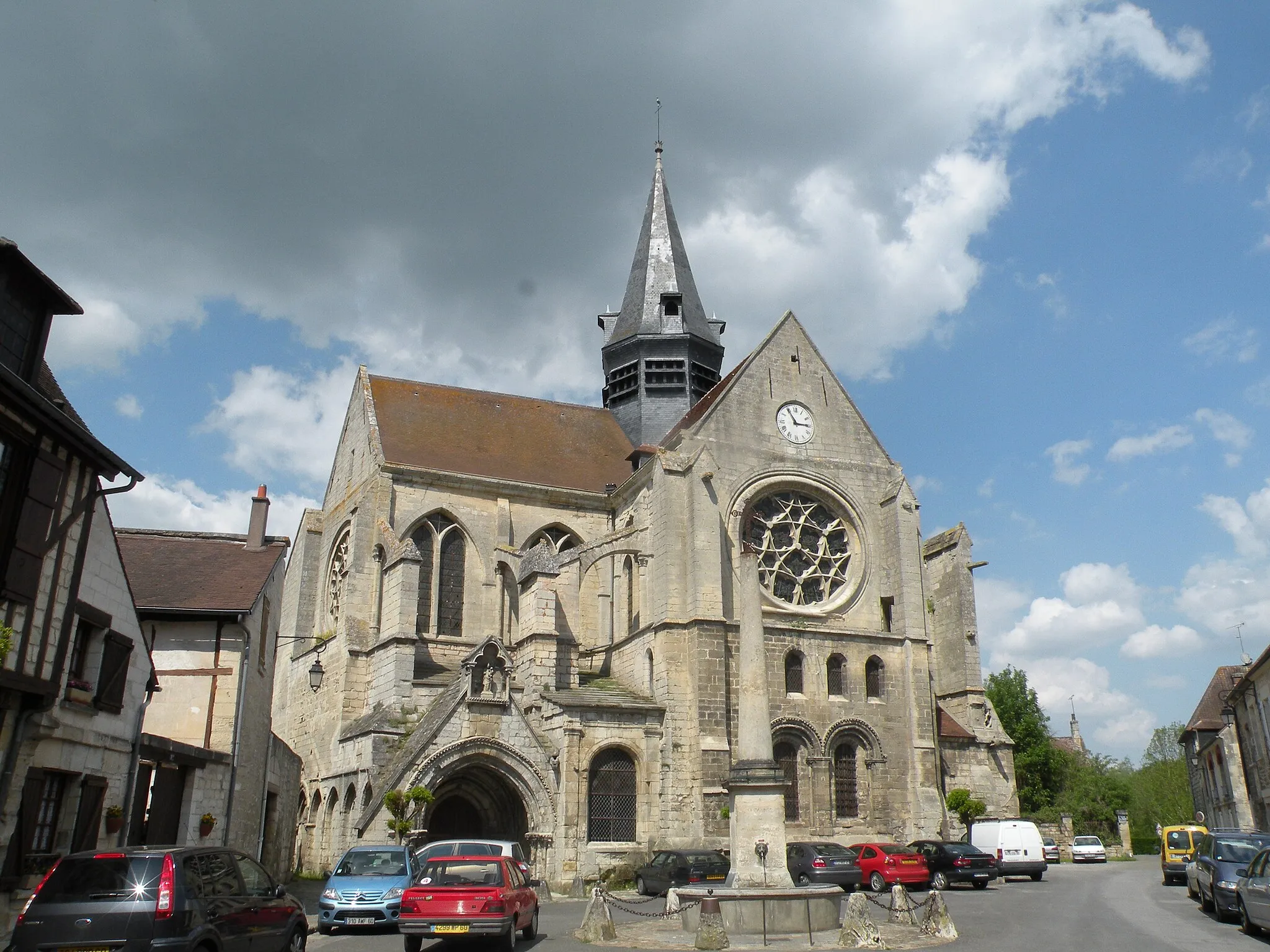 Photo showing: eglise de mello, oise, france