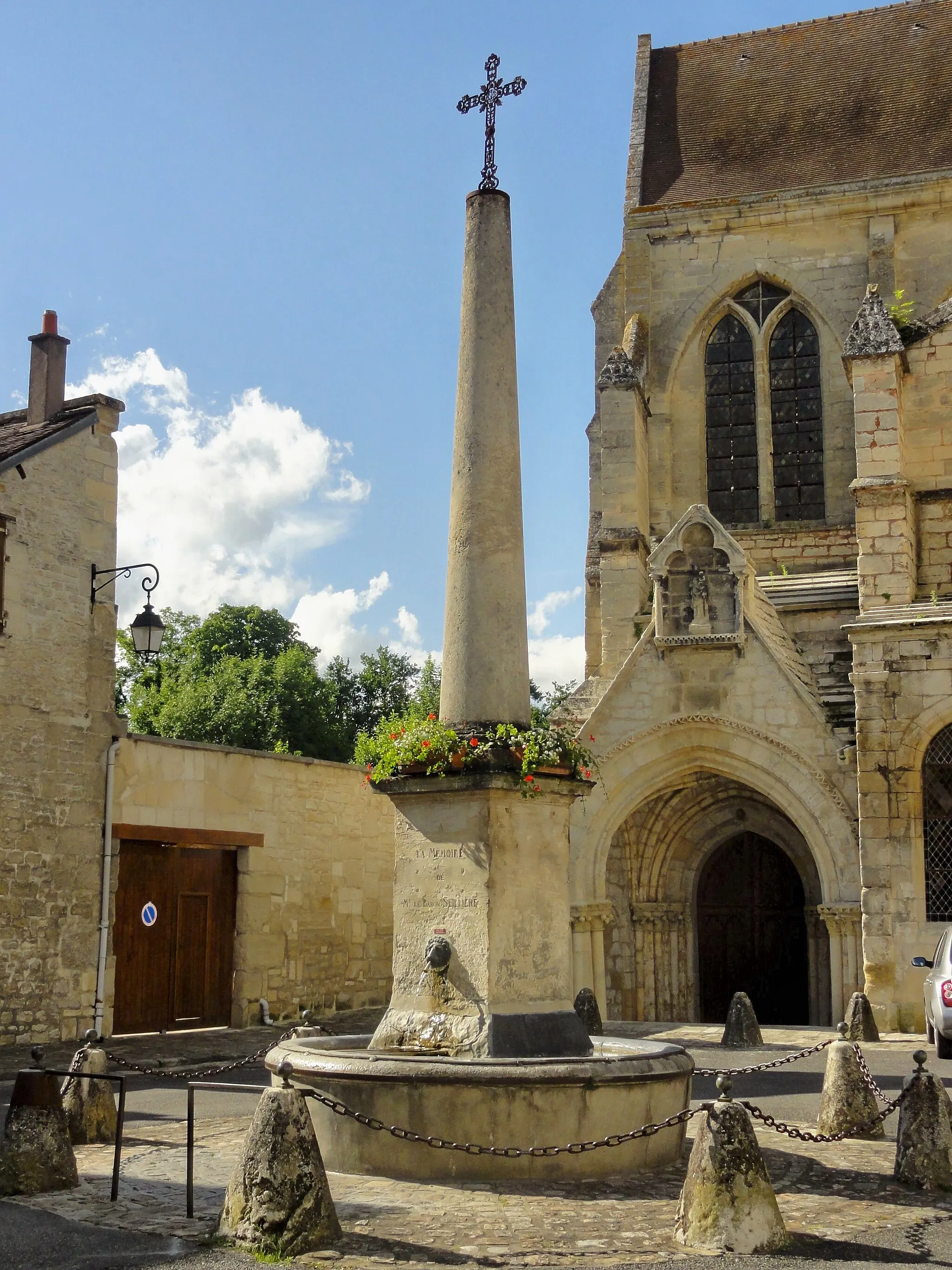 Photo showing: Fontaine de la place de l'Église.