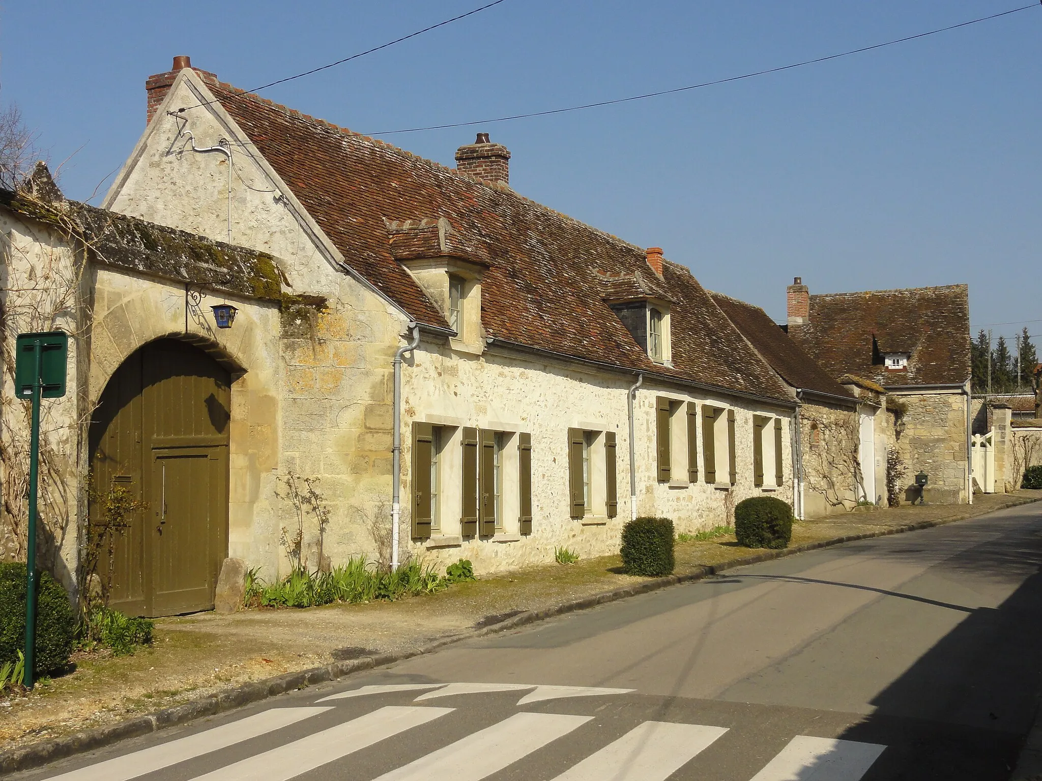 Photo showing: Rue des Écoles.
