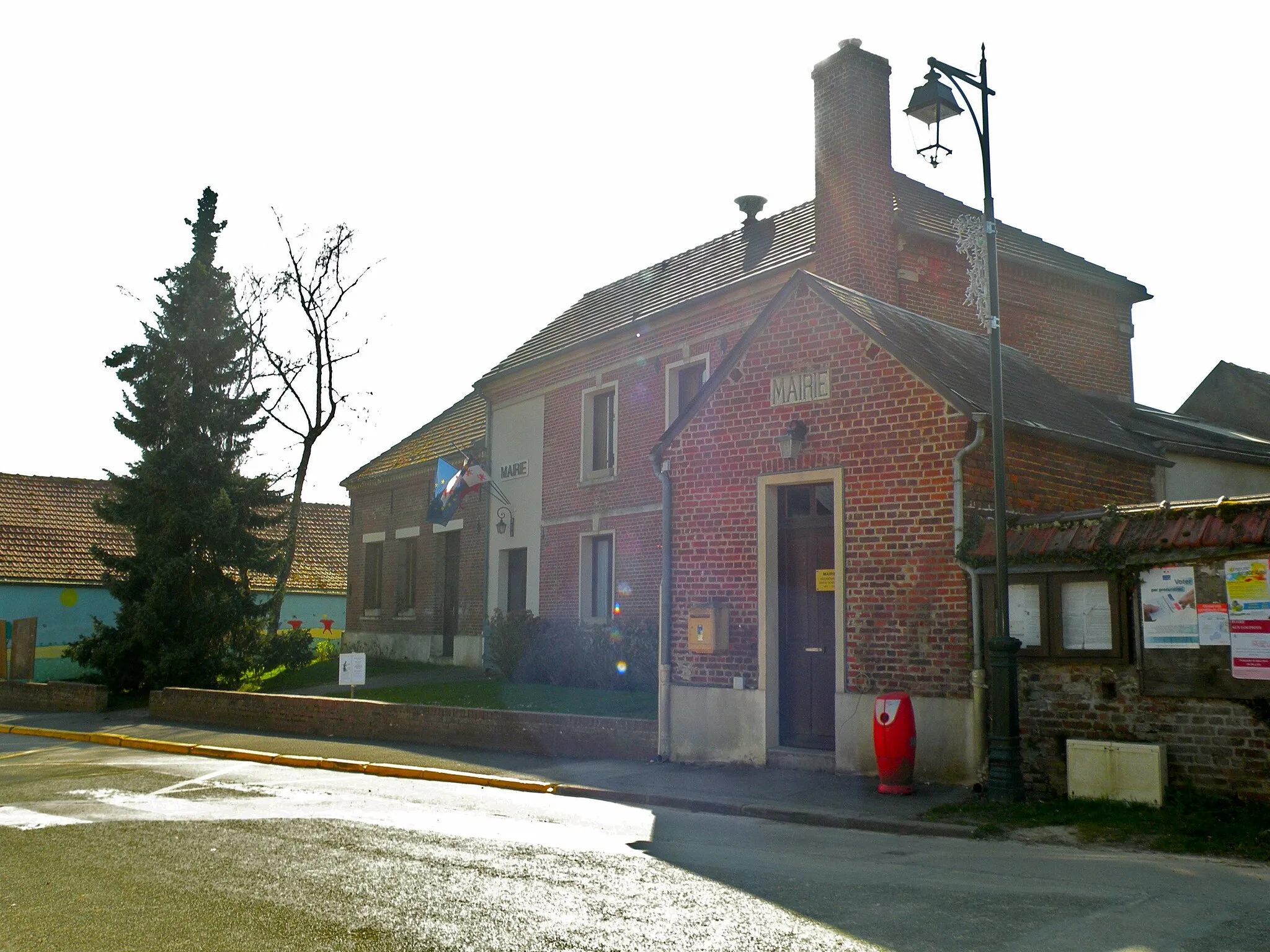 Photo showing: Le Mesnil-Théribus mairie