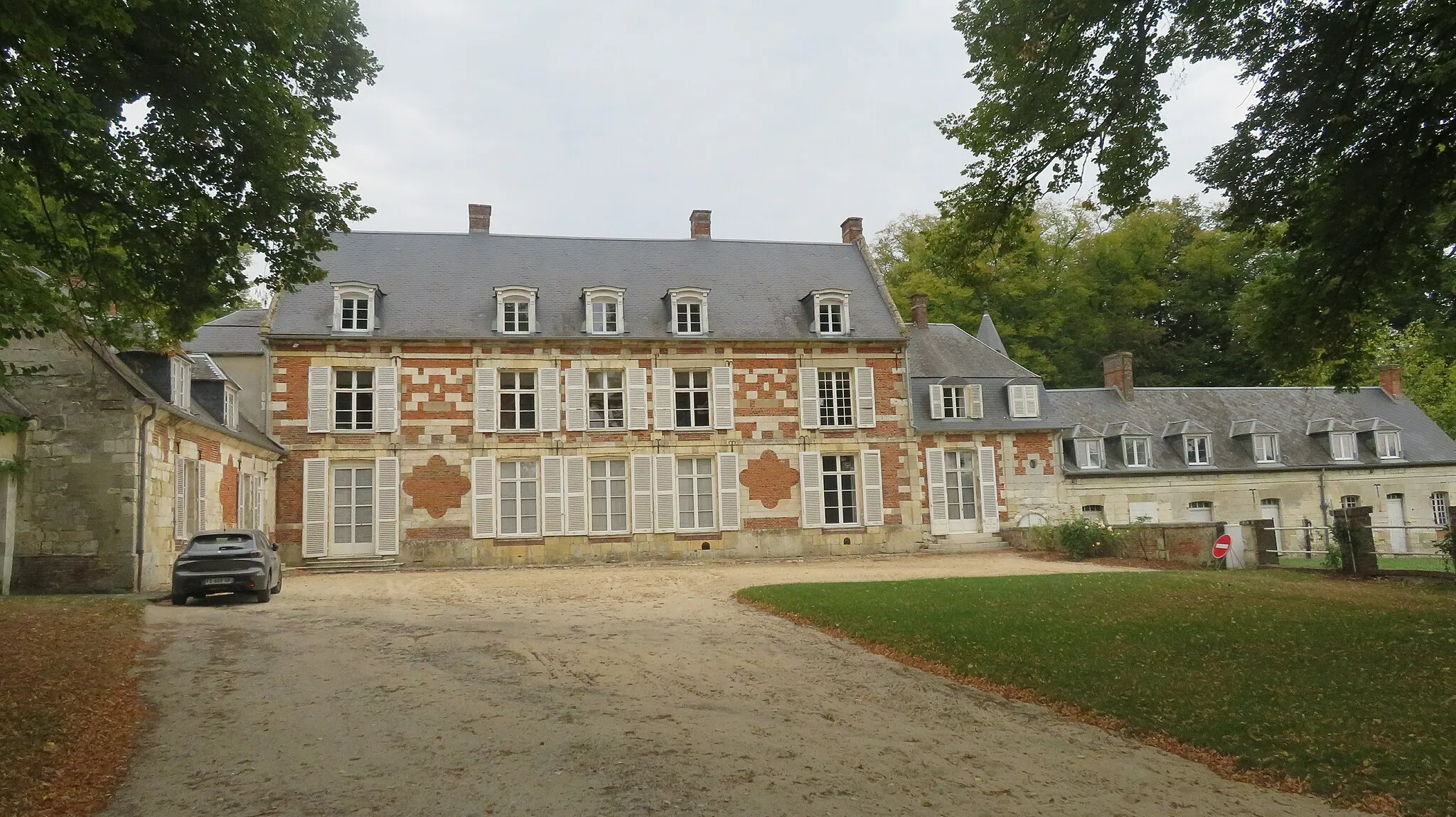 Photo showing: Château de Plainval (60) lors des Journées Européennes du Patrimoine 2020.