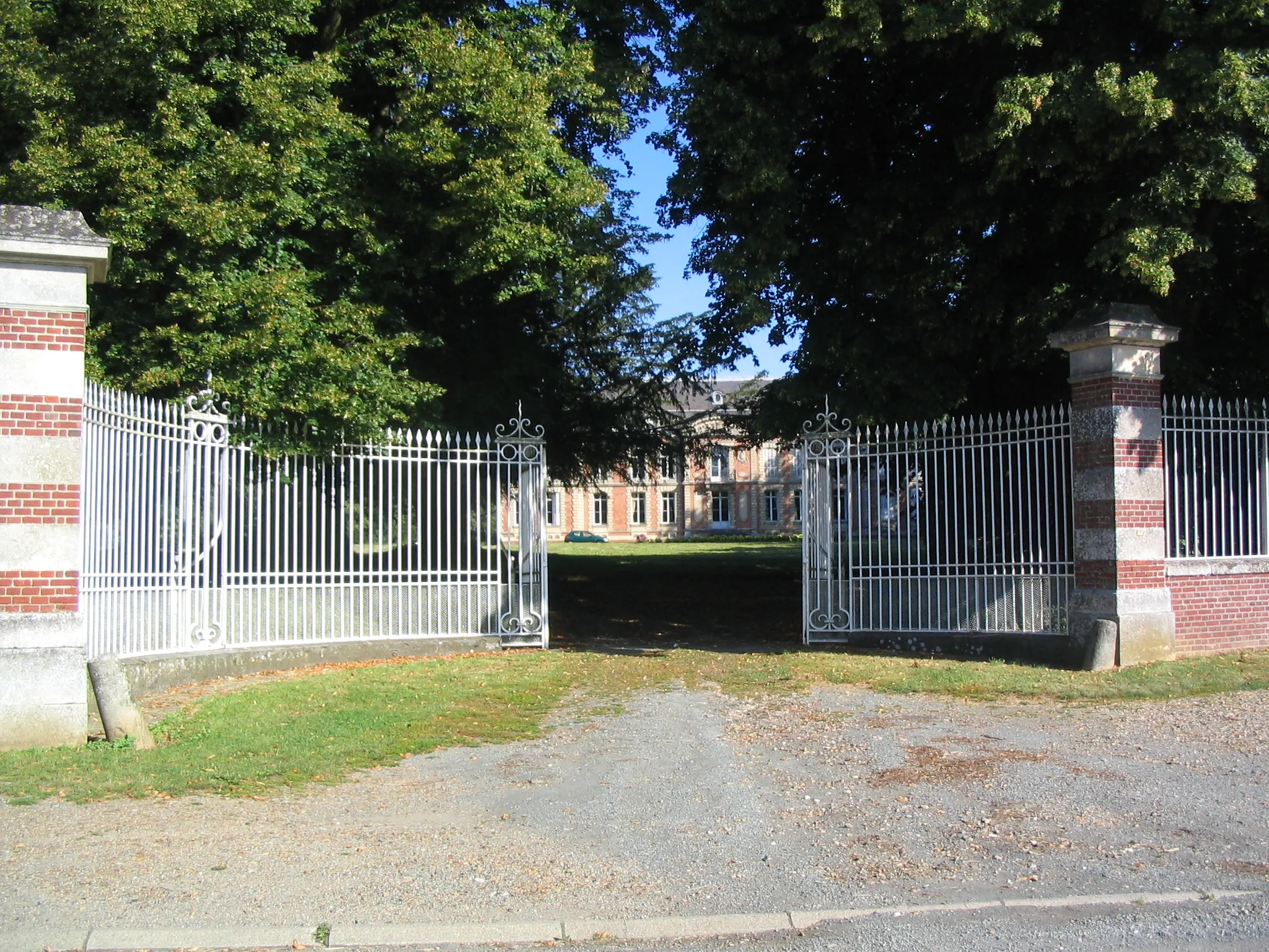 Photo showing: Château situé sur la commune de Bonvillers (Oise)