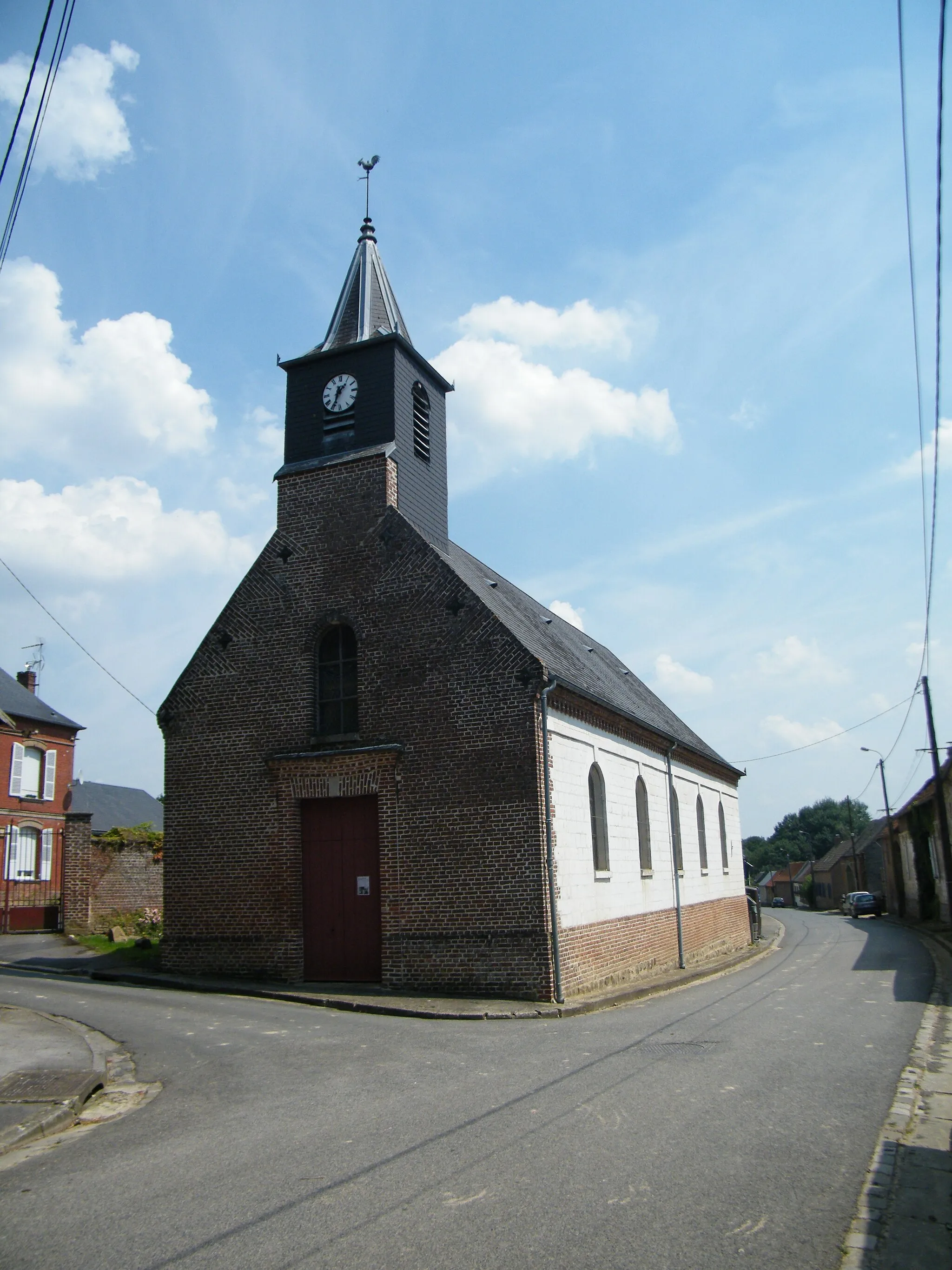 Photo showing: église Saint-Jean-Baptiste d'Hédauville, Somme, France..