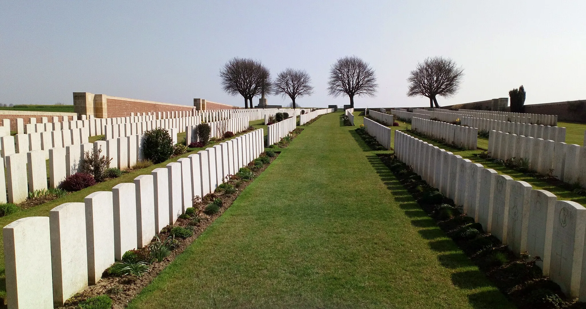 Photo showing: Cimetière britannique de Puchevillers 11