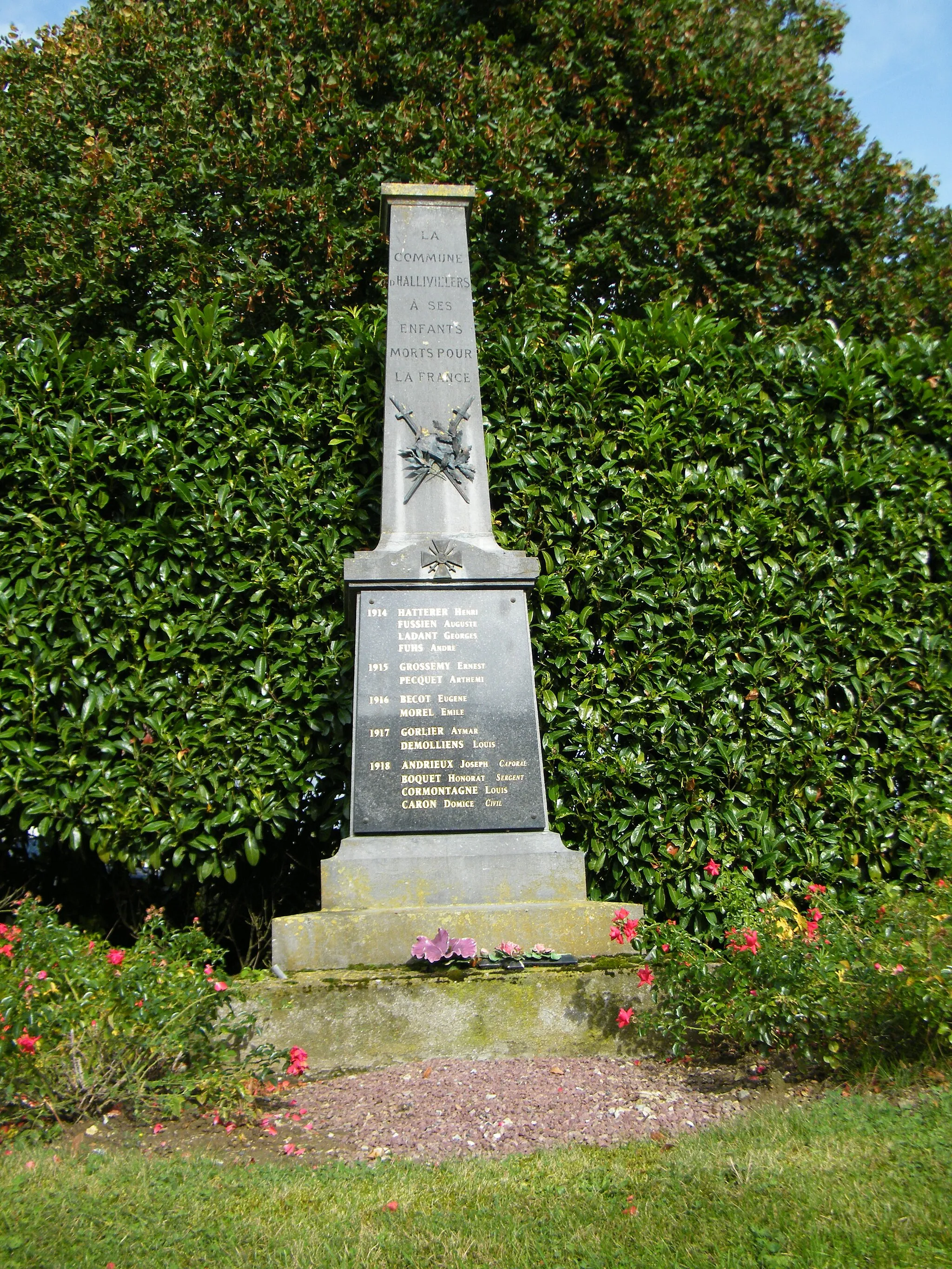 Photo showing: Monument.