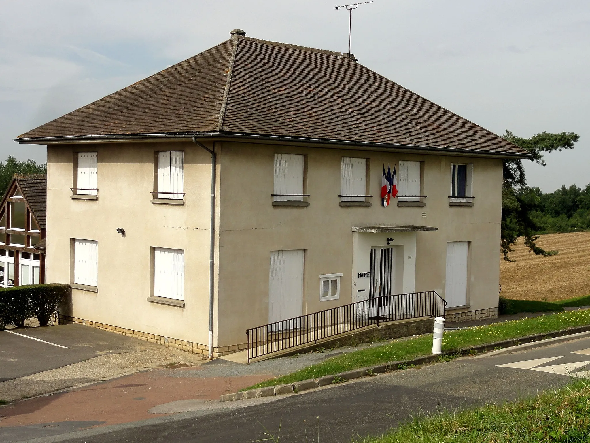 Photo showing: La mairie, rue de la Mairie.