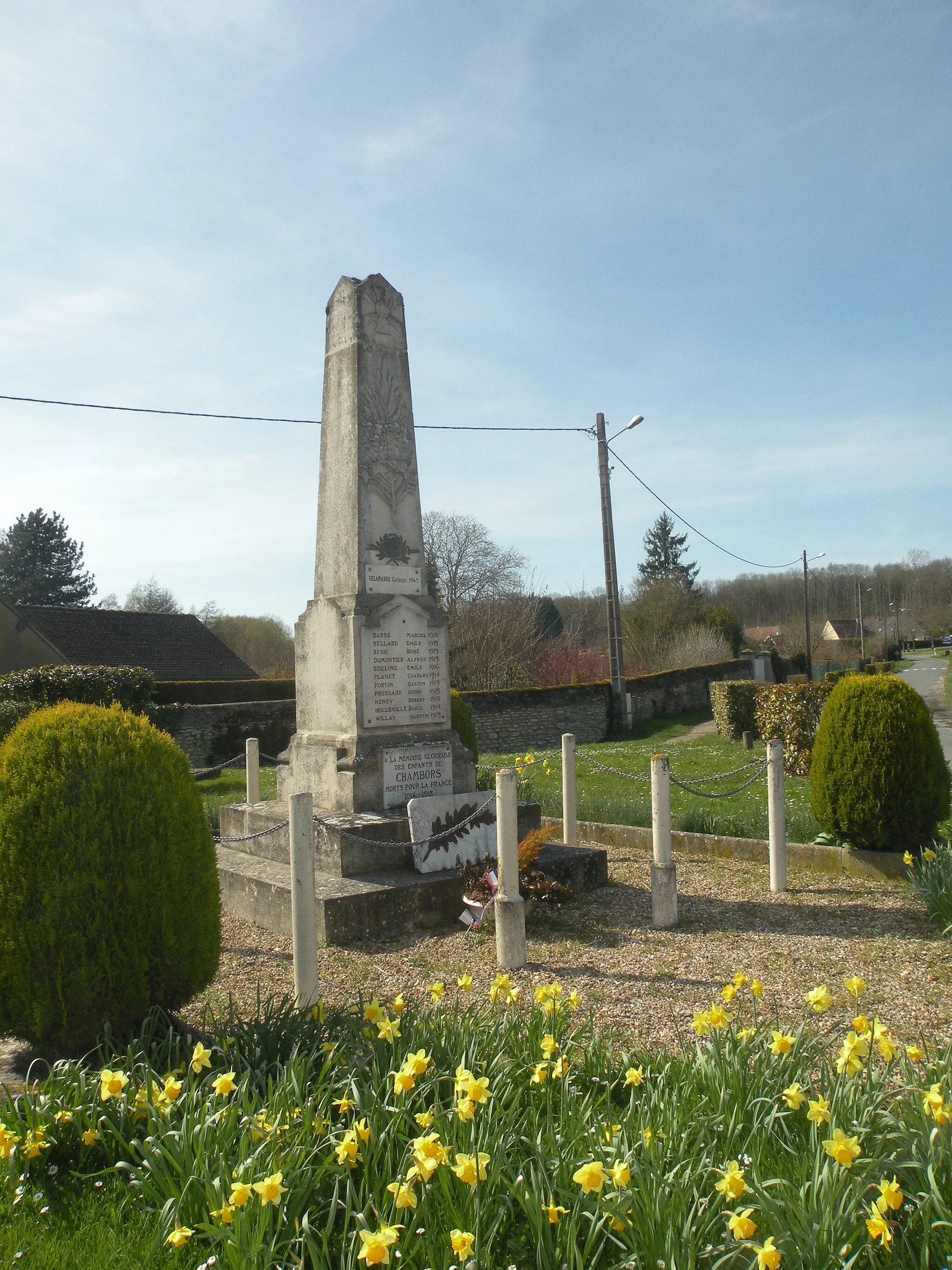 Photo showing: Chambors monument aux morts