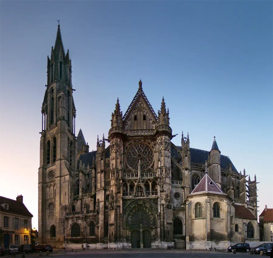 Photo showing: Notre-Dame de Senlis, Oise, Picardie, France.