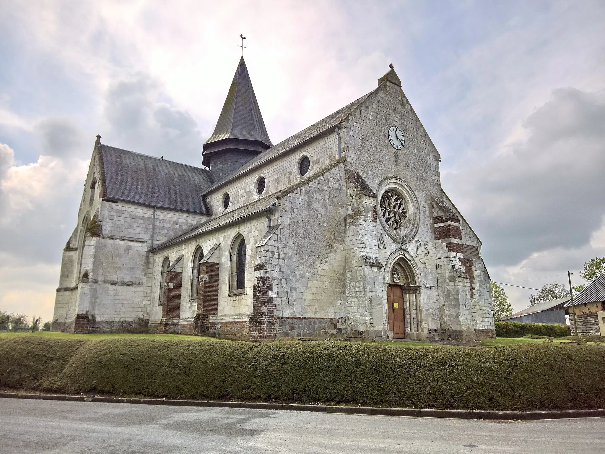 Photo showing: Camps-en-Amienois : Eglise Saint-Nicolas