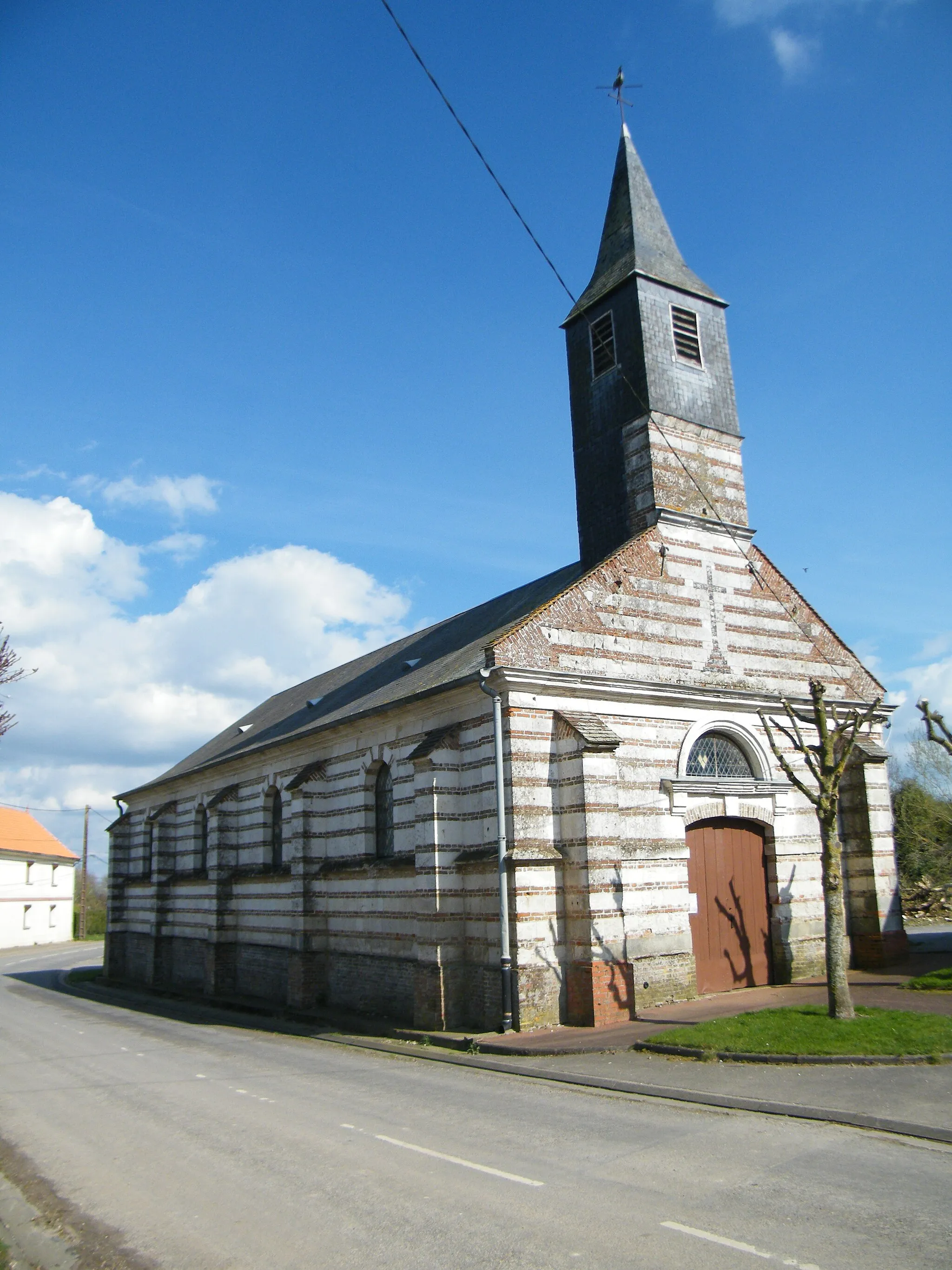 Photo showing: L'église, côté nord.