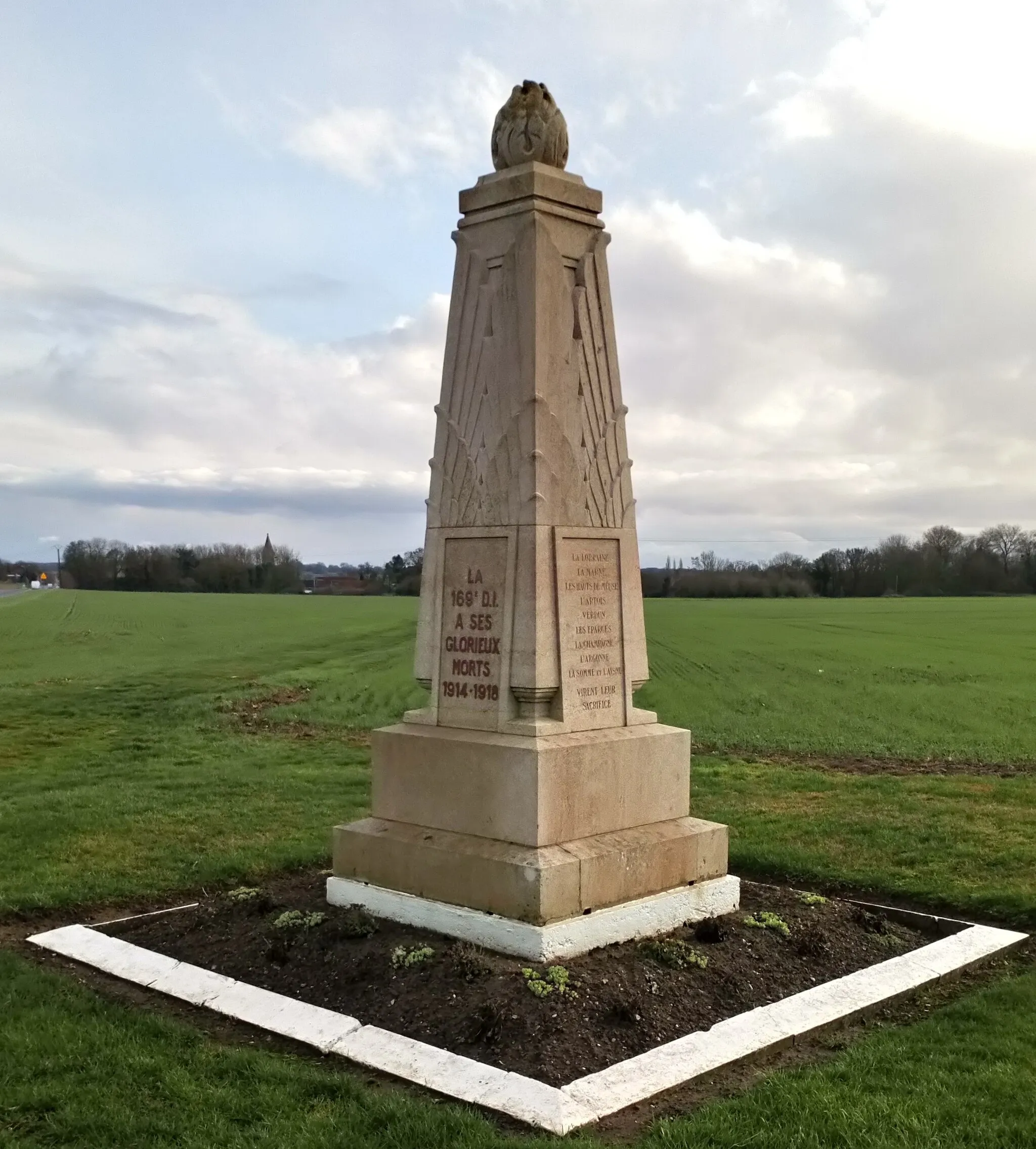 Photo showing: Assainvillers, monument à la 169e D.I. 5