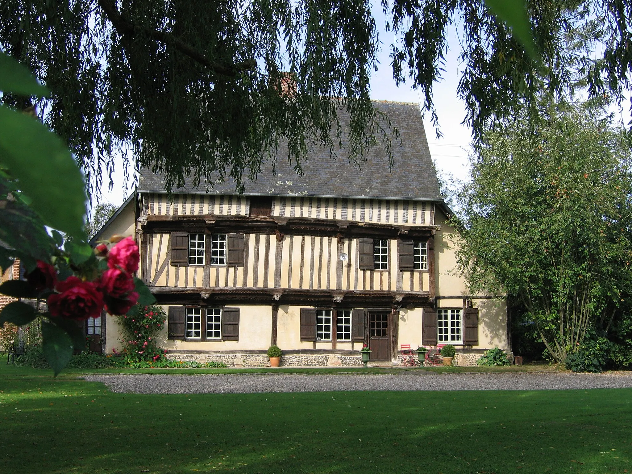 Photo showing: façade du Prieuré de Saint-Arnoult