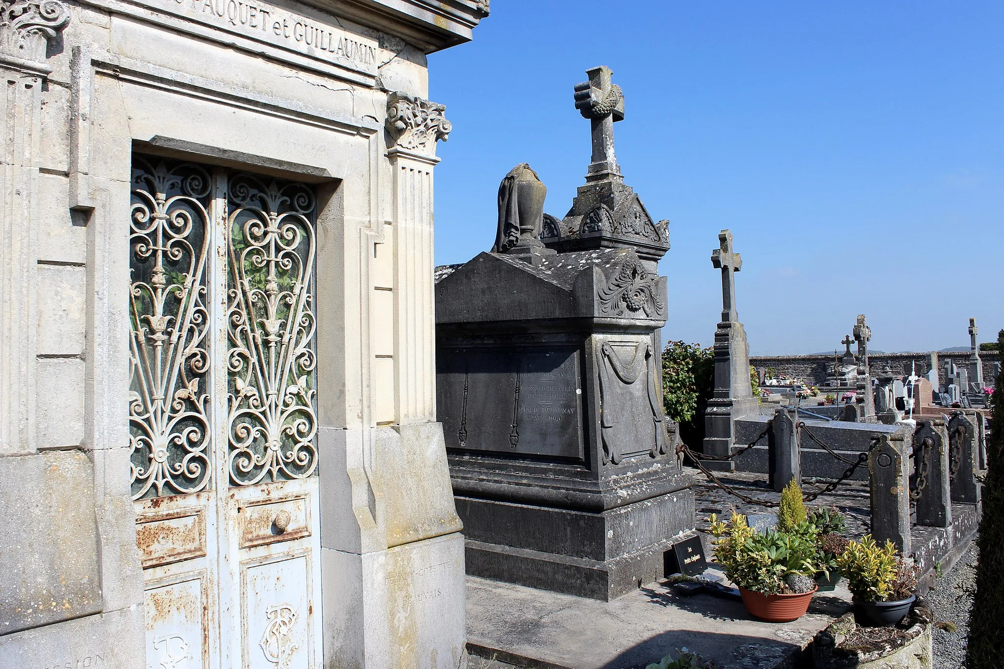 Photo showing: Inside Haudivillers cemetery