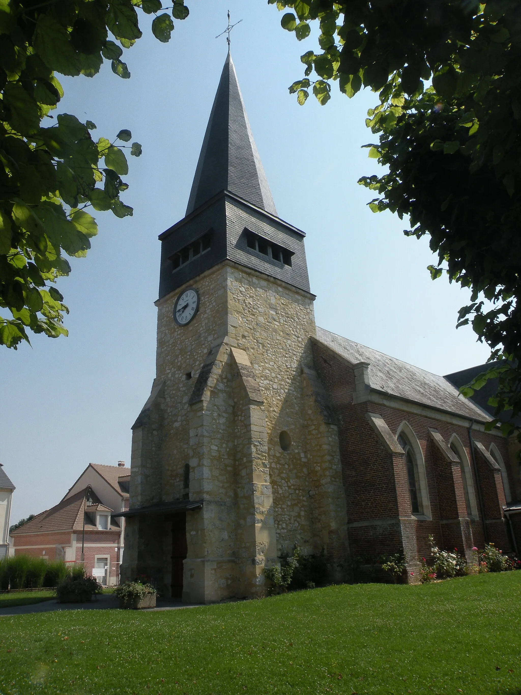 Photo showing: église Saint-Germain de Laversines