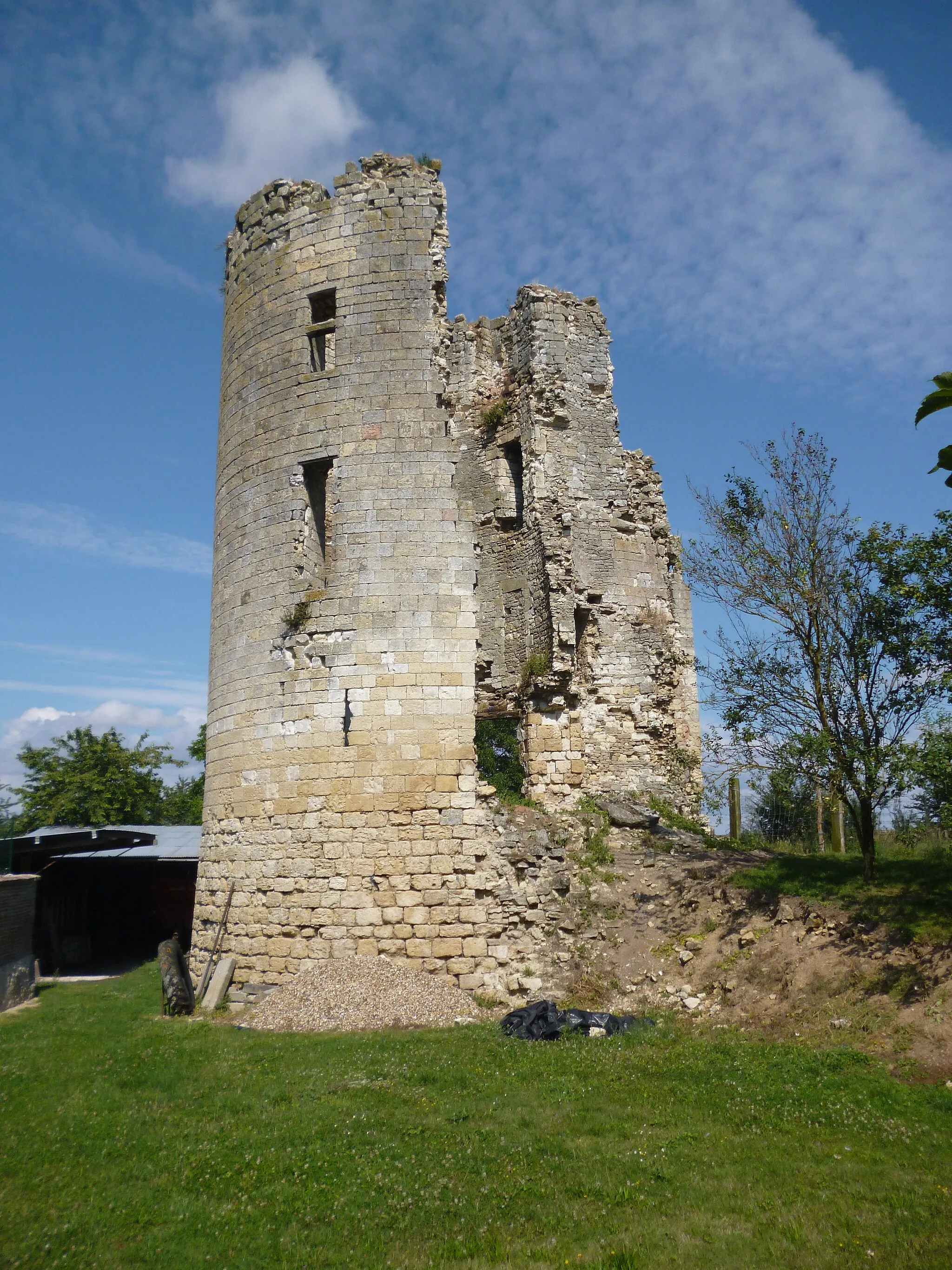 Photo showing: This building is indexed in the base Mérimée, a database of architectural heritage maintained by the French Ministry of Culture, under the reference PA00114668 .