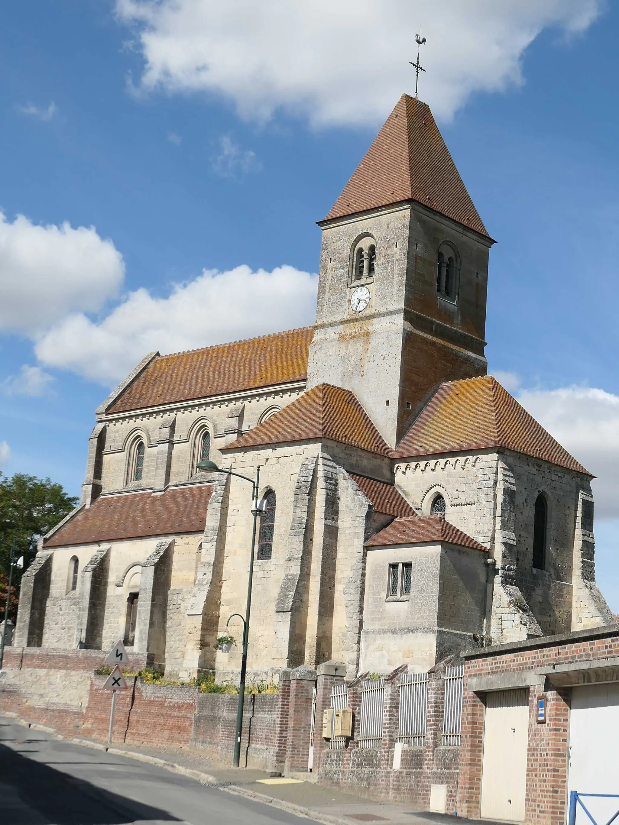 Photo showing: This building is indexed in the base Mérimée, a database of architectural heritage maintained by the French Ministry of Culture, under the reference PA00114845 .