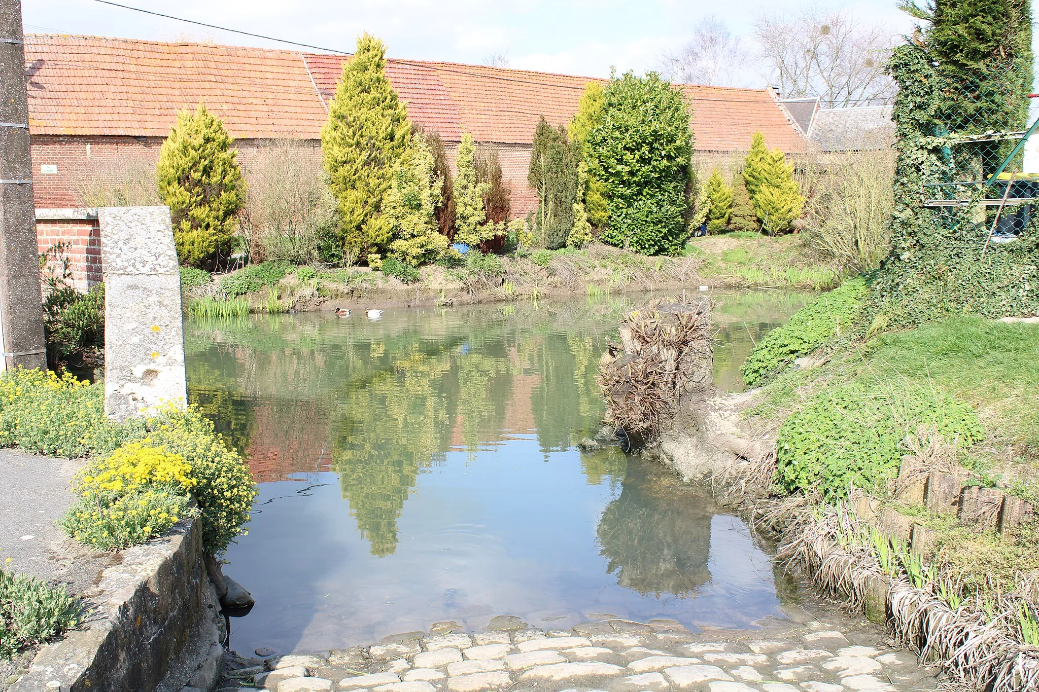 Photo showing: Ancien abreuvoir.