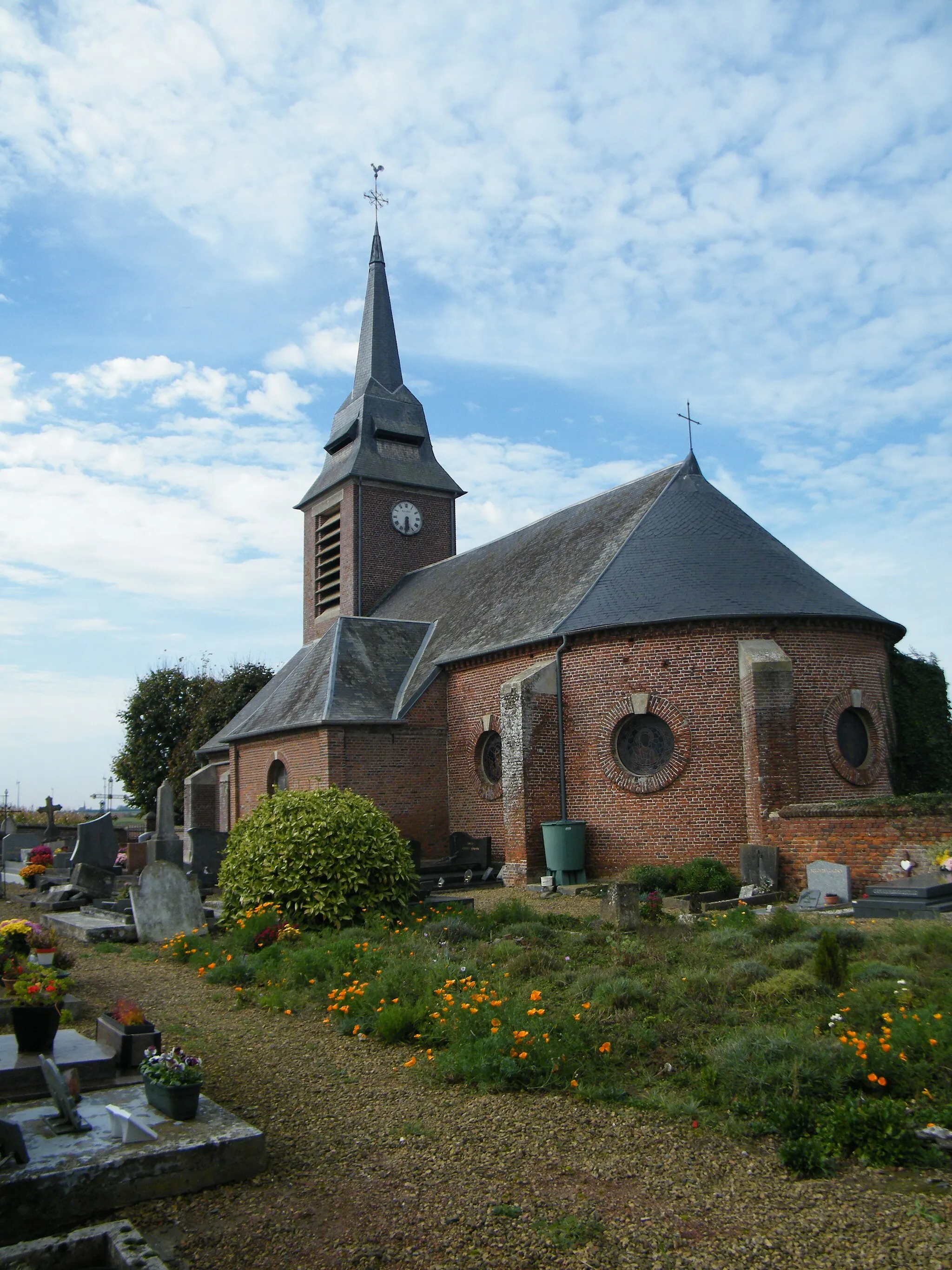 Photo showing: L'église Saints-Crépin-et-Crépinien.