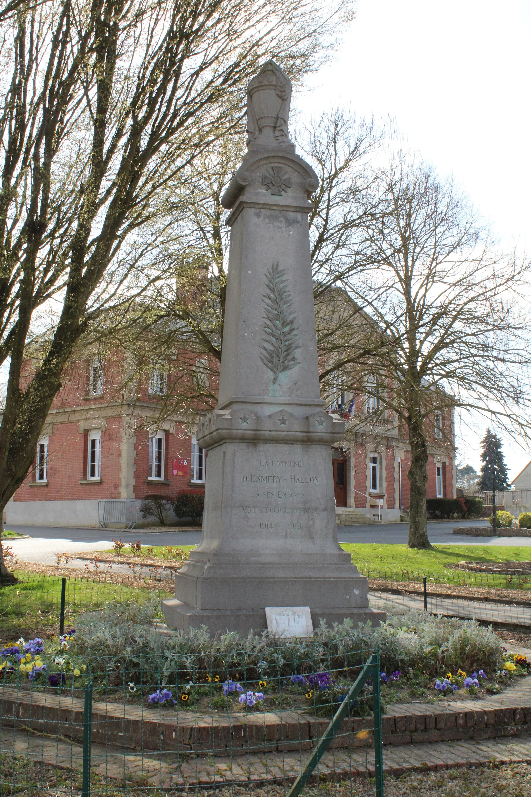 Photo showing: Le monument aux morts