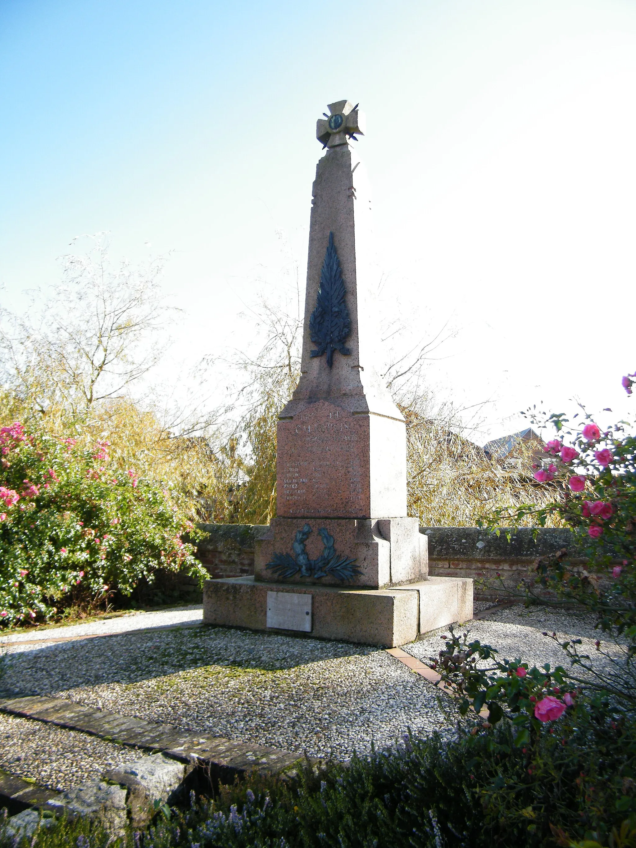 Photo showing: Monument.