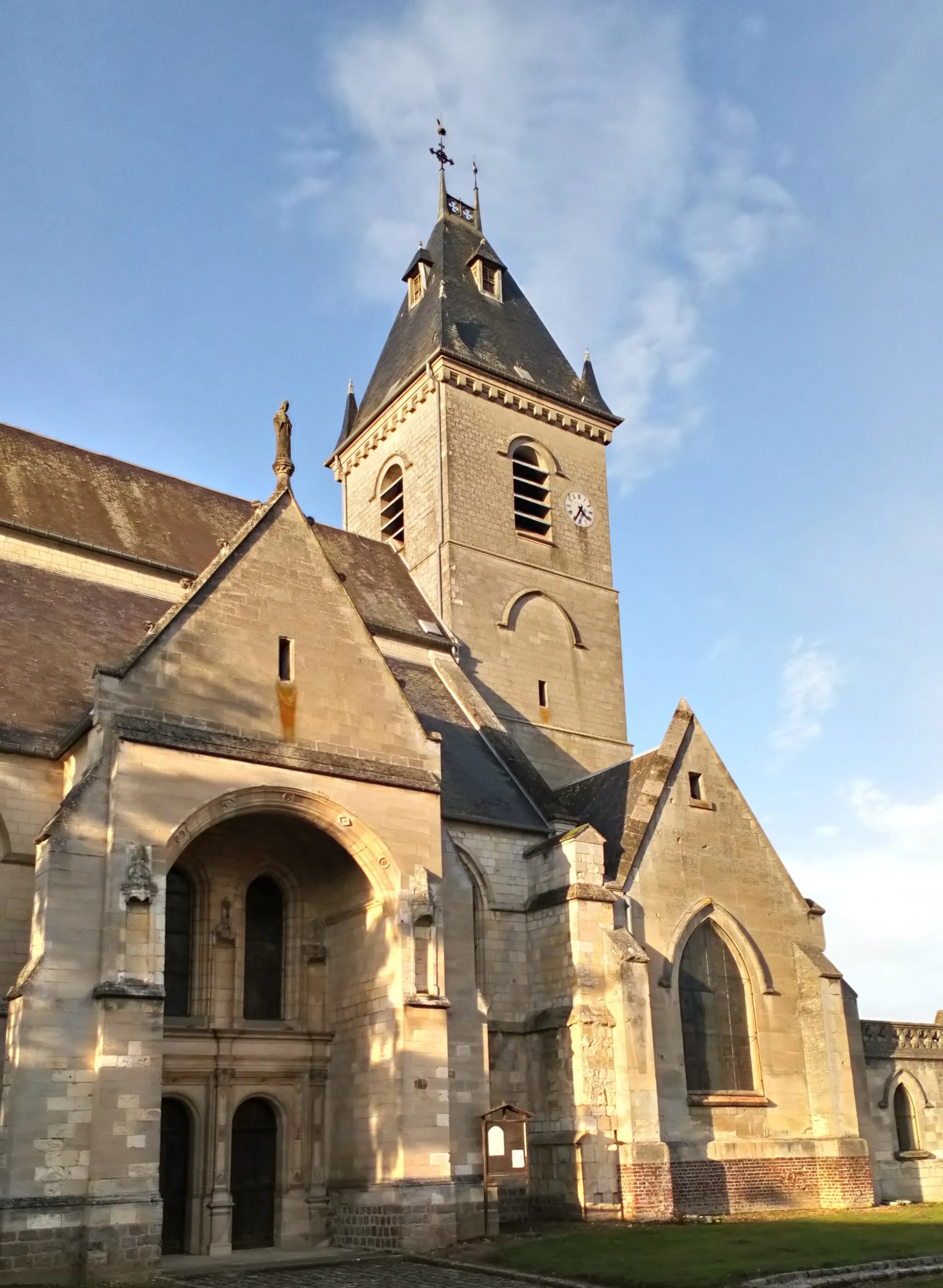 Photo showing: Église Saint-Médard (Croix-Moligneaux) 8