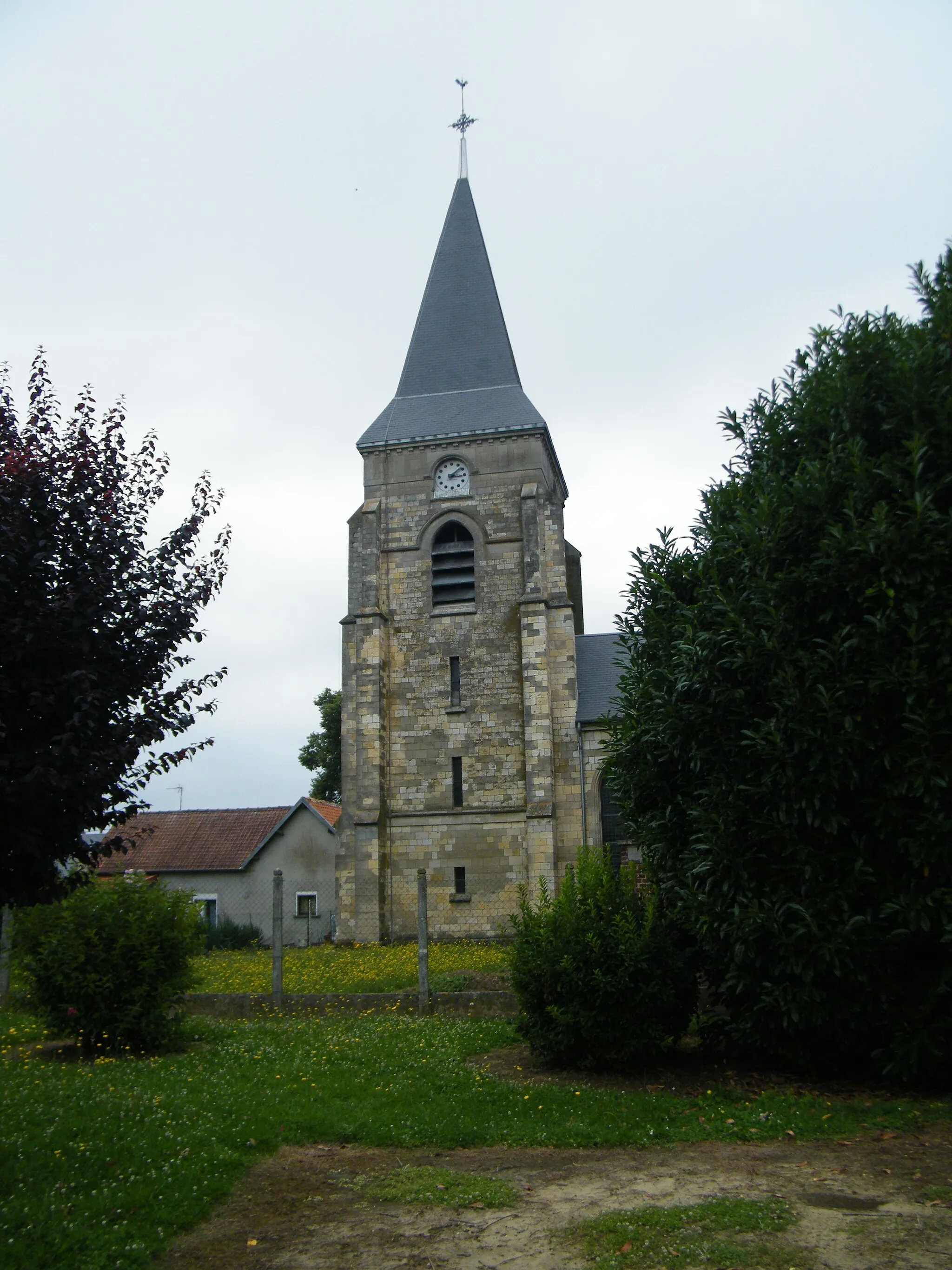 Photo showing: Église Saint-Pierre, vue du clocher.