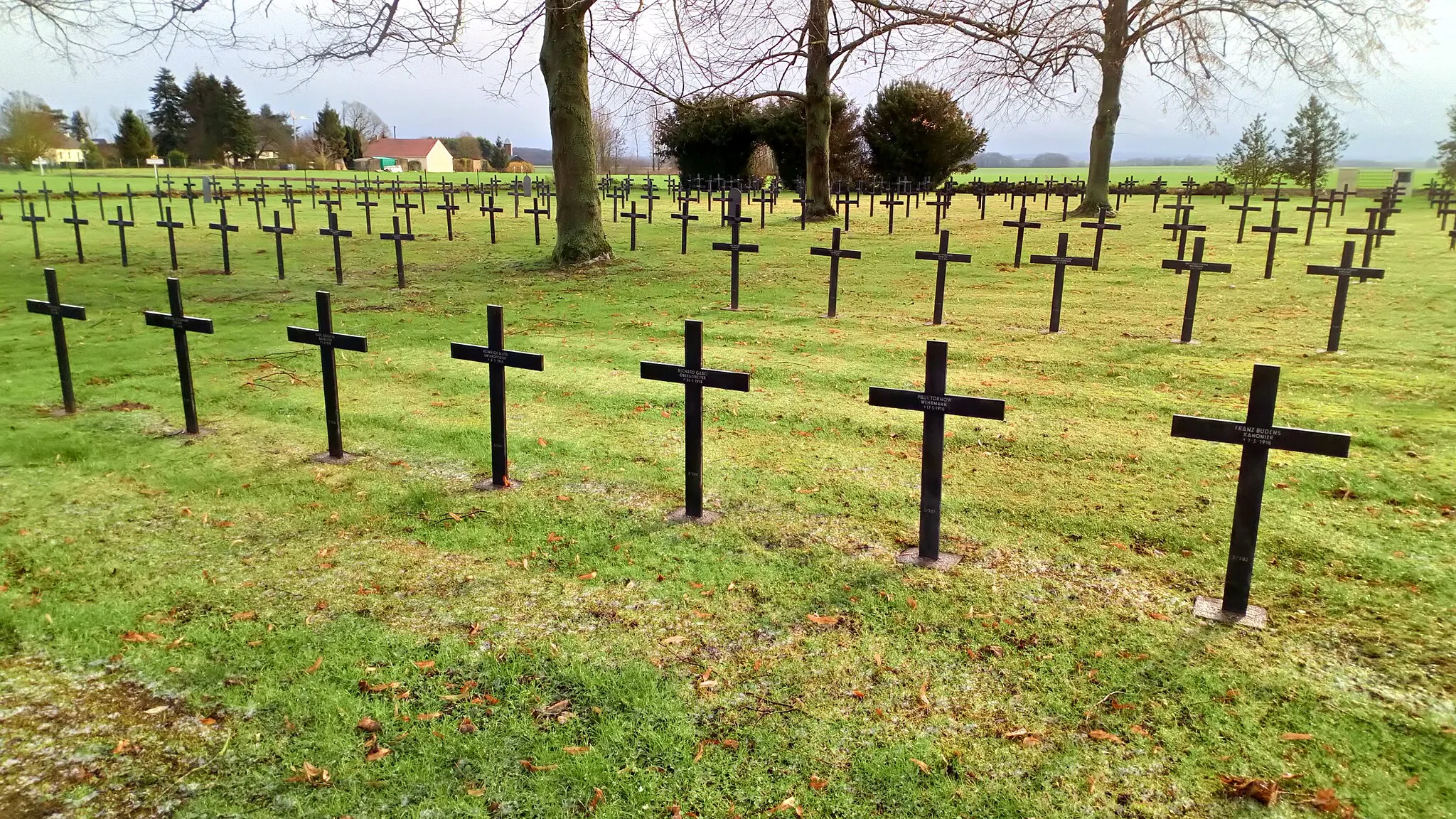 Photo showing: Cimetière militaire allemand d'Andechy 9