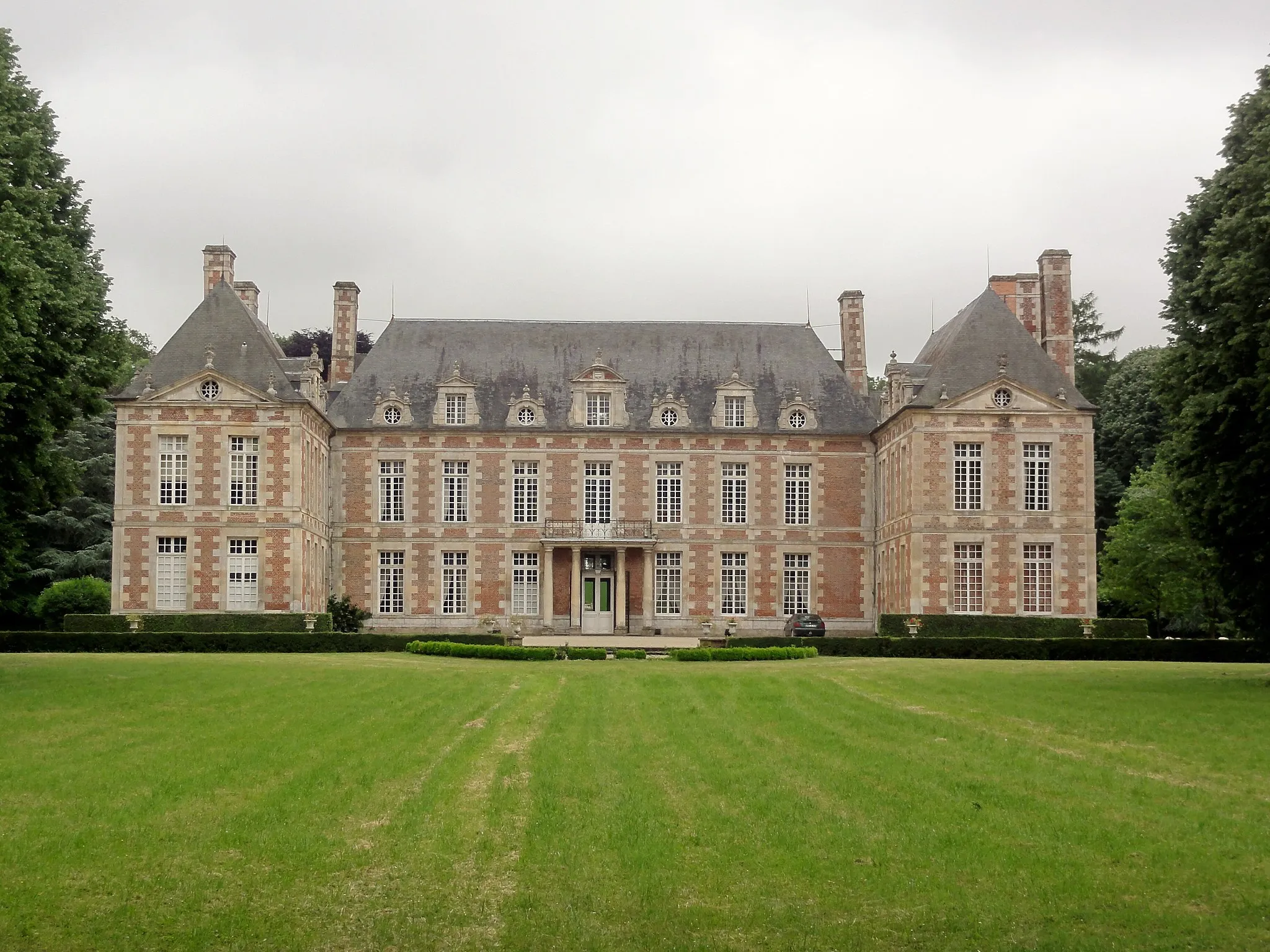 Photo showing: Le Fayel (Oise) Château, sa façade